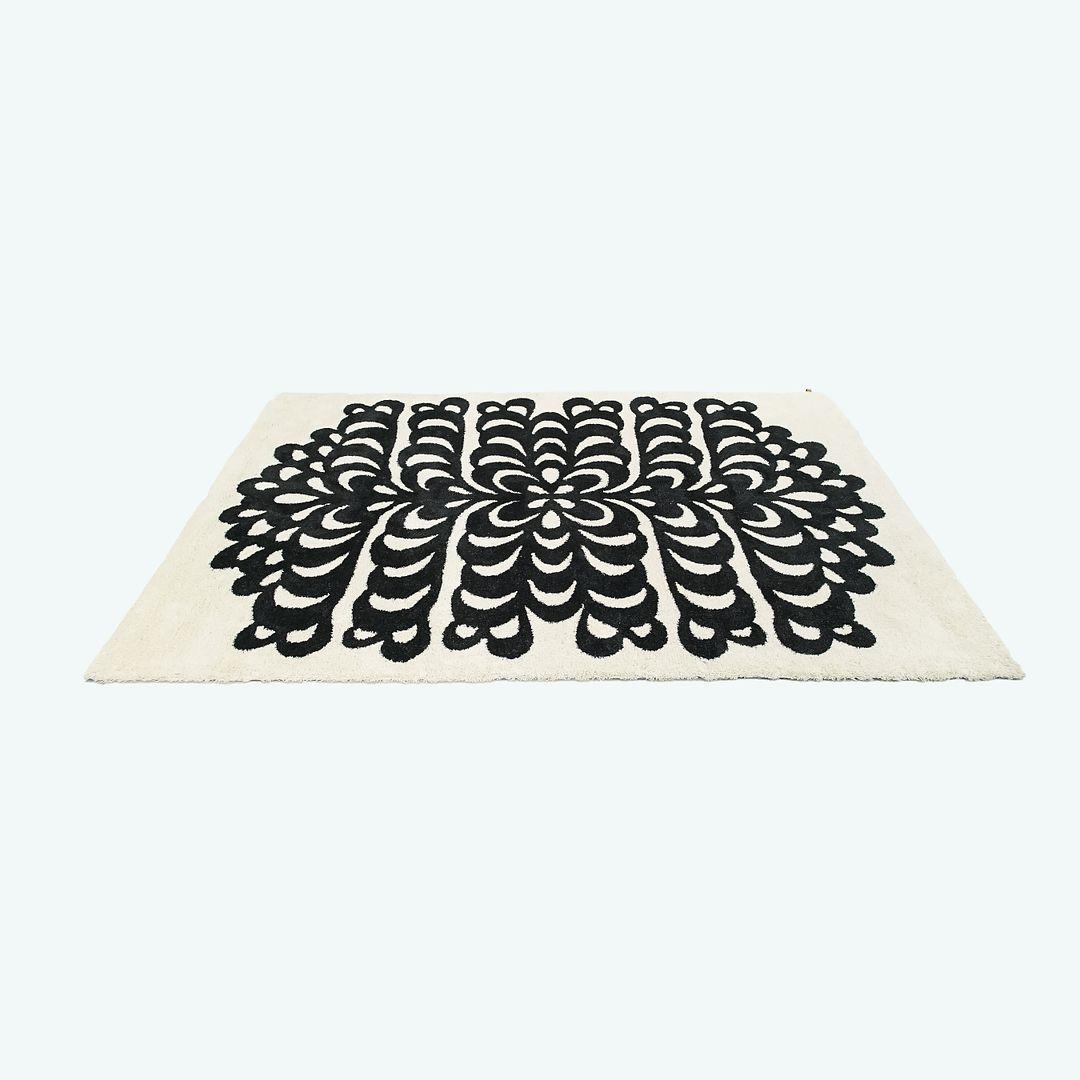 2021 Kasthall Design Studio für Kasthall Pafagelt Teppich 6.5 x 10 ft und Weiß (Schwedisch) im Angebot
