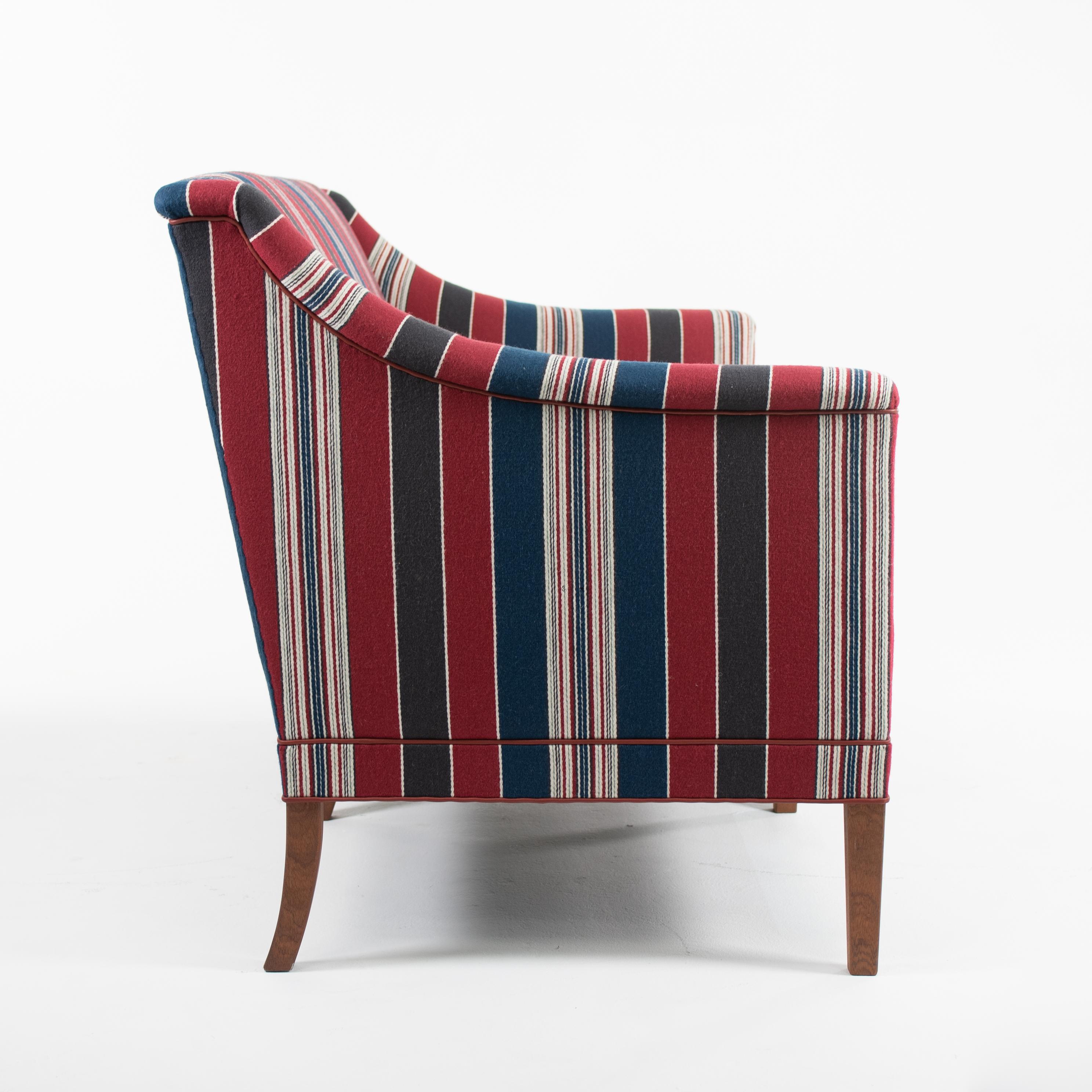 2021 KK6092 Divano/Loveseat a 2 posti di Kaare Klint per Carl Hansen in Fabrice in vendita 1