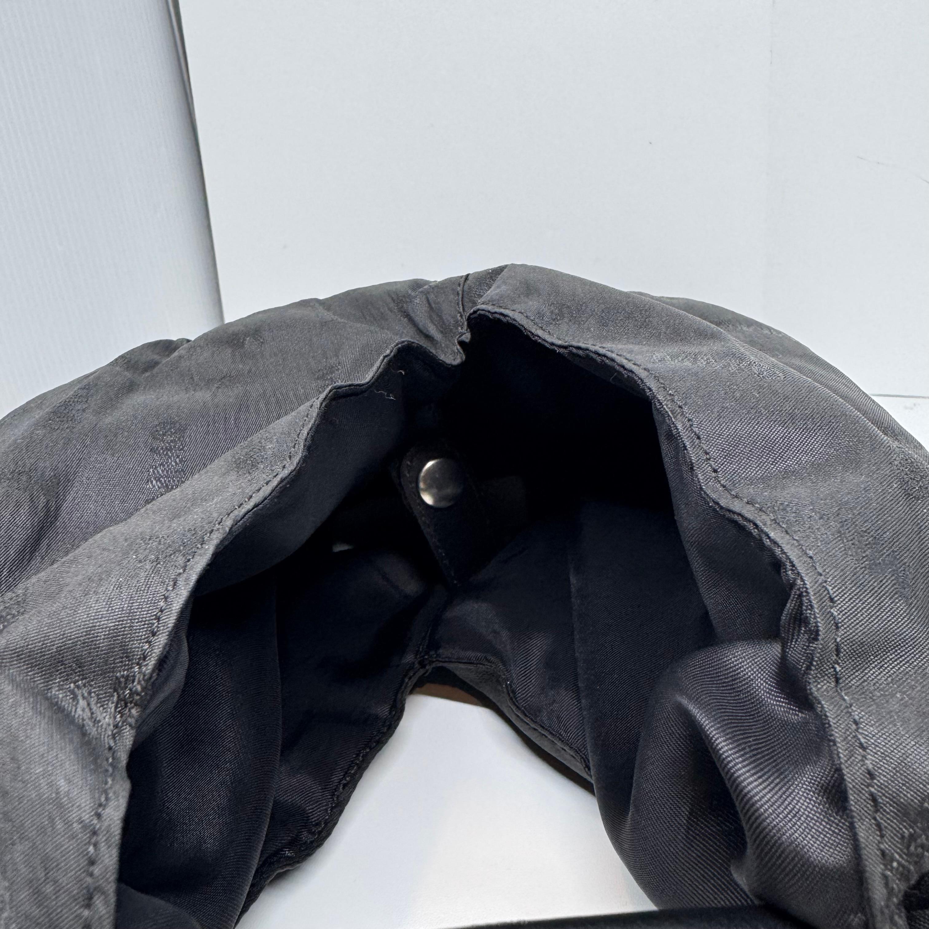 2021 MM6 Maison Margiela Small Nylon Inside Out Japanese Triangle Tote in vendita 2