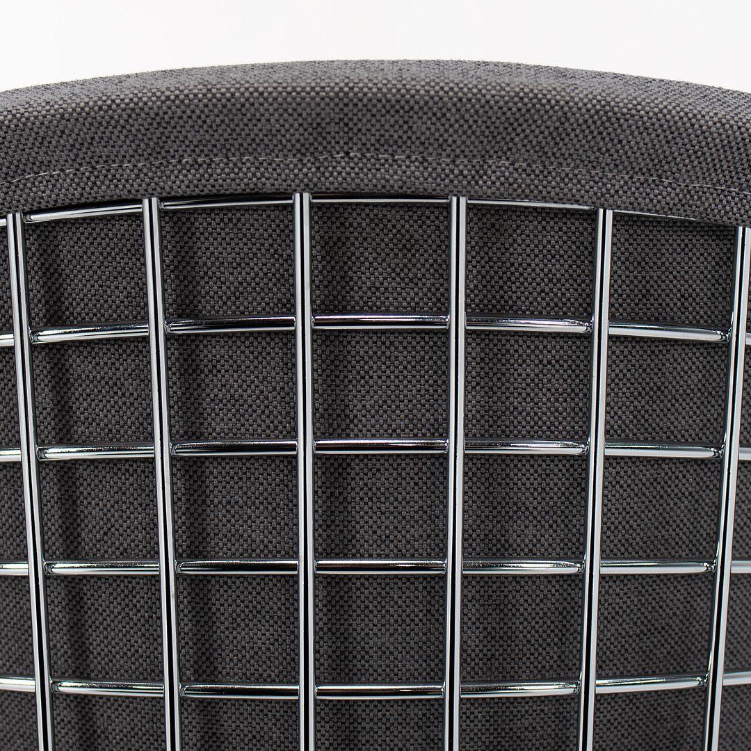 Paire de chaises d'appoint Knoll Bertoia en acier avec revêtement d'assise complet en tissu, 2021 en vente 3
