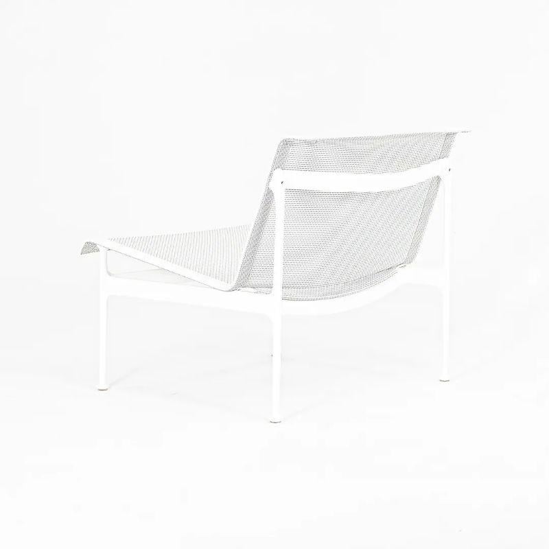 2021 Richard Schultz for Knoll Swell Lounge Chair in White / Silver In Good Condition For Sale In Philadelphia, PA