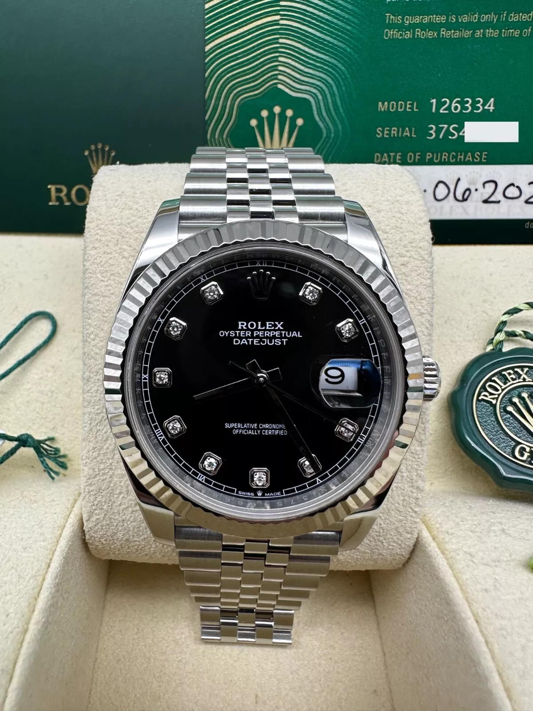 Número de estilo: 126334

De serie 37S46***

Año: 2021

Model: Datejust 41

Material de la caja: Acero inoxidable

Banda: Acero inoxidable

Bisel: Oro blanco de 18 quilates

Esfera: Esfera original de fábrica Diamante Negro

Cara: Cristal de