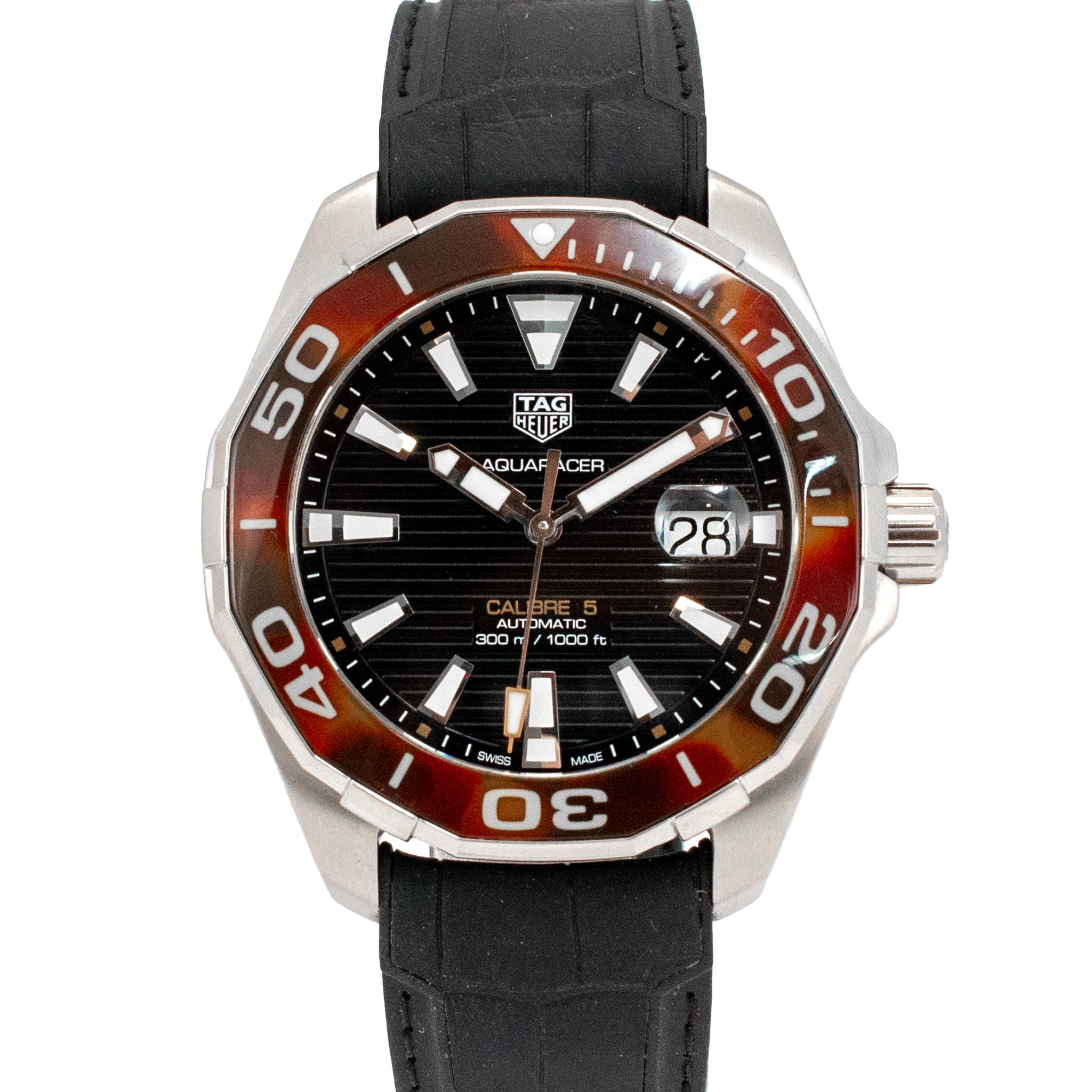 Marque : Tag Heuer 

Genre : Hommes 

Type de métal : Acier inoxydable 

Diamètre : 43,00 mm

Poids : 134,65 grammes

TAG HEUER Montre-bracelet TAG HEUER en acier inoxydable pour homme, fabriquée en Suisse, avec boîte et papiers d'origine. La marque