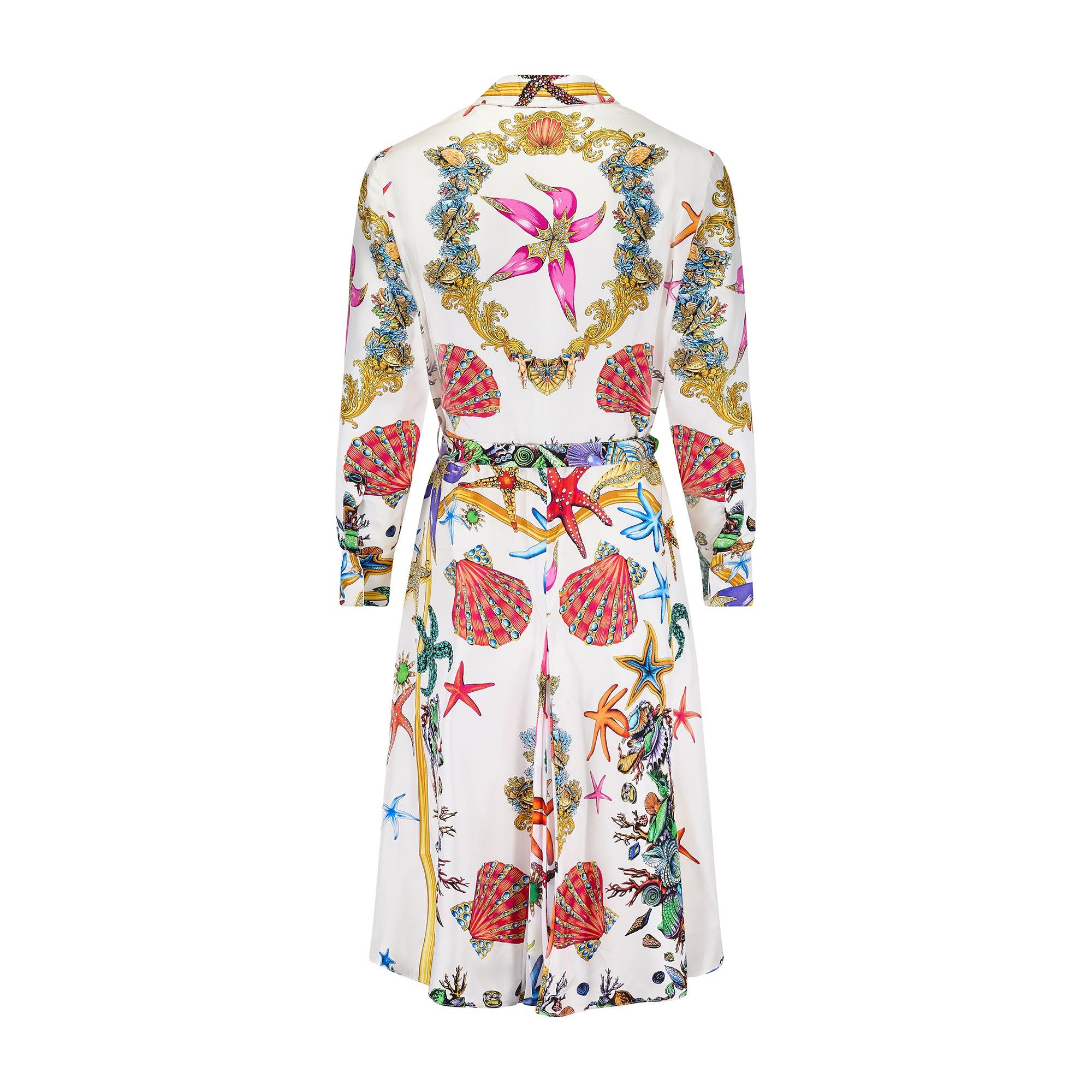 2021 Versace White Shell Print Silk Shirt-Dress In Excellent Condition In London, GB