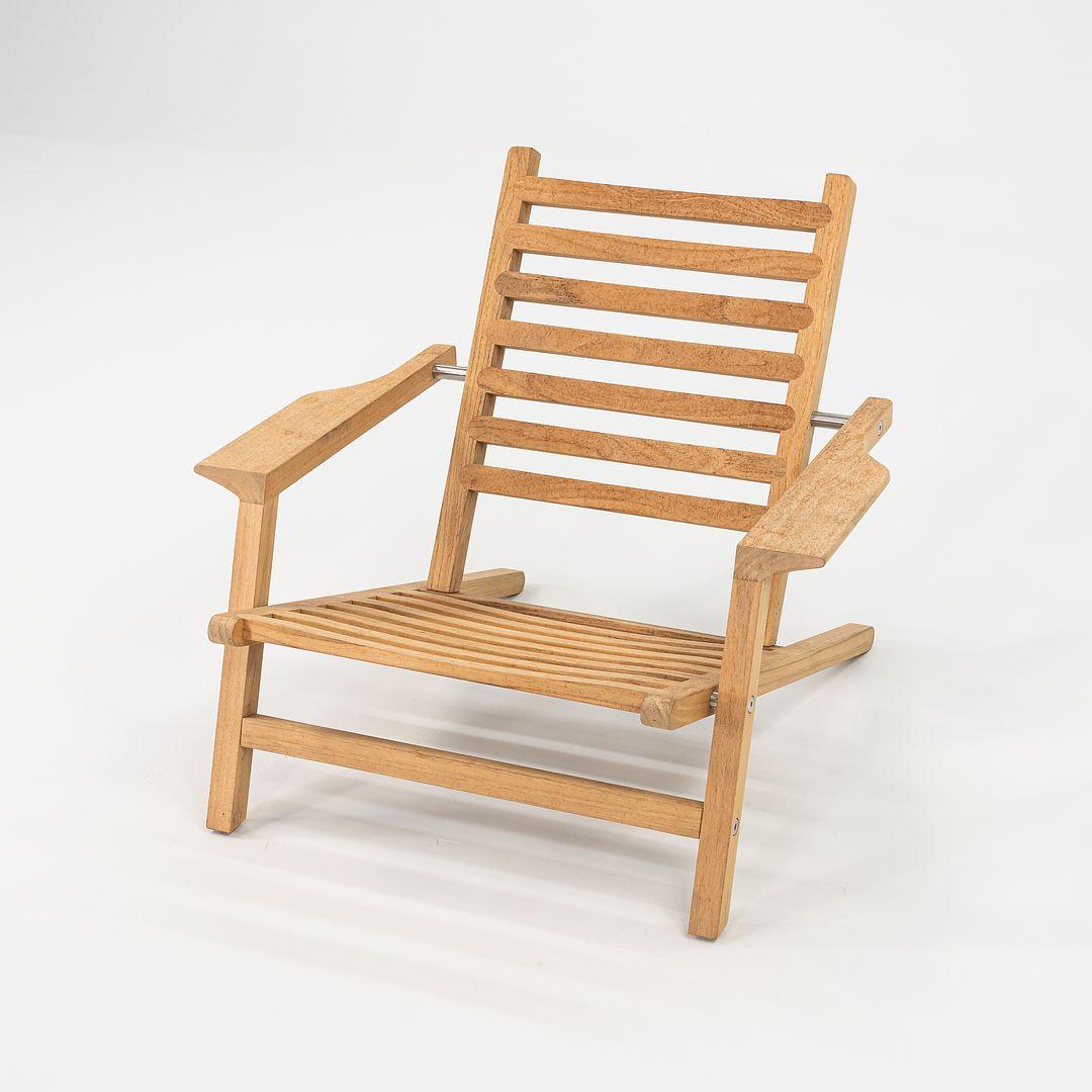 In vendita una sedia a sdraio AH603 in legno massiccio di teak. La sedia, disegnata da Alfred Homann e prodotta da Carl Hansen & Son in Danimarca, risale al 2022 circa ed è garantita come autentica. Le condizioni sono eccellenti, con un'usura molto