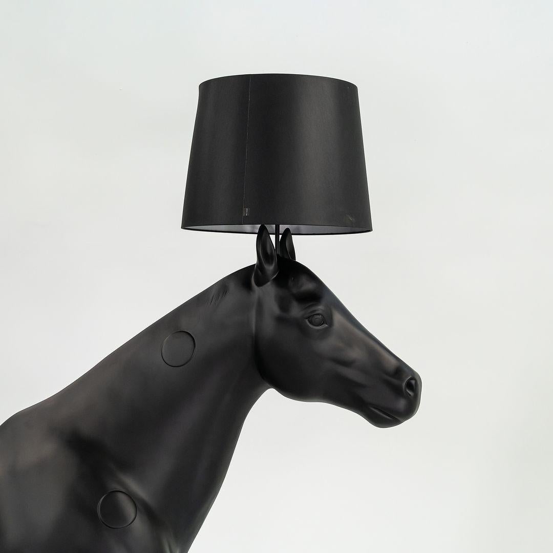 2022 Anna Lindgren y Sofia Lagerkvist de Front para la lámpara Moooi UL Horse Siglo XXI y contemporáneo