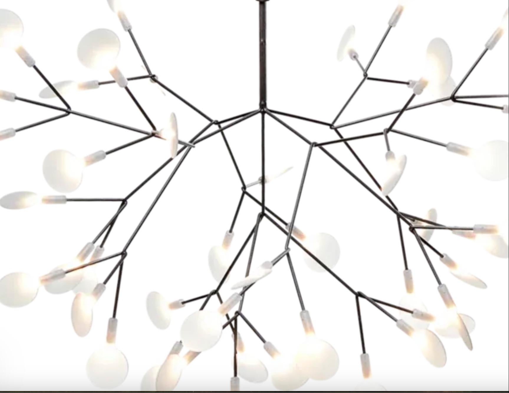 Listed for sale are six (sold separately) Heracleum III Suspended lamps made of metal wire frame, polycarbonate lenses, ultra thin suspension wire. The lamp was designed by Bertjan Pot and produced by Moooi in the Netherlands. It dates to circa 2022