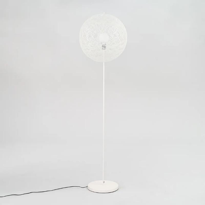 2022 Bertjan Pot per Moooi Random Light Ball Small Floor Lamp in bianco in vendita 5