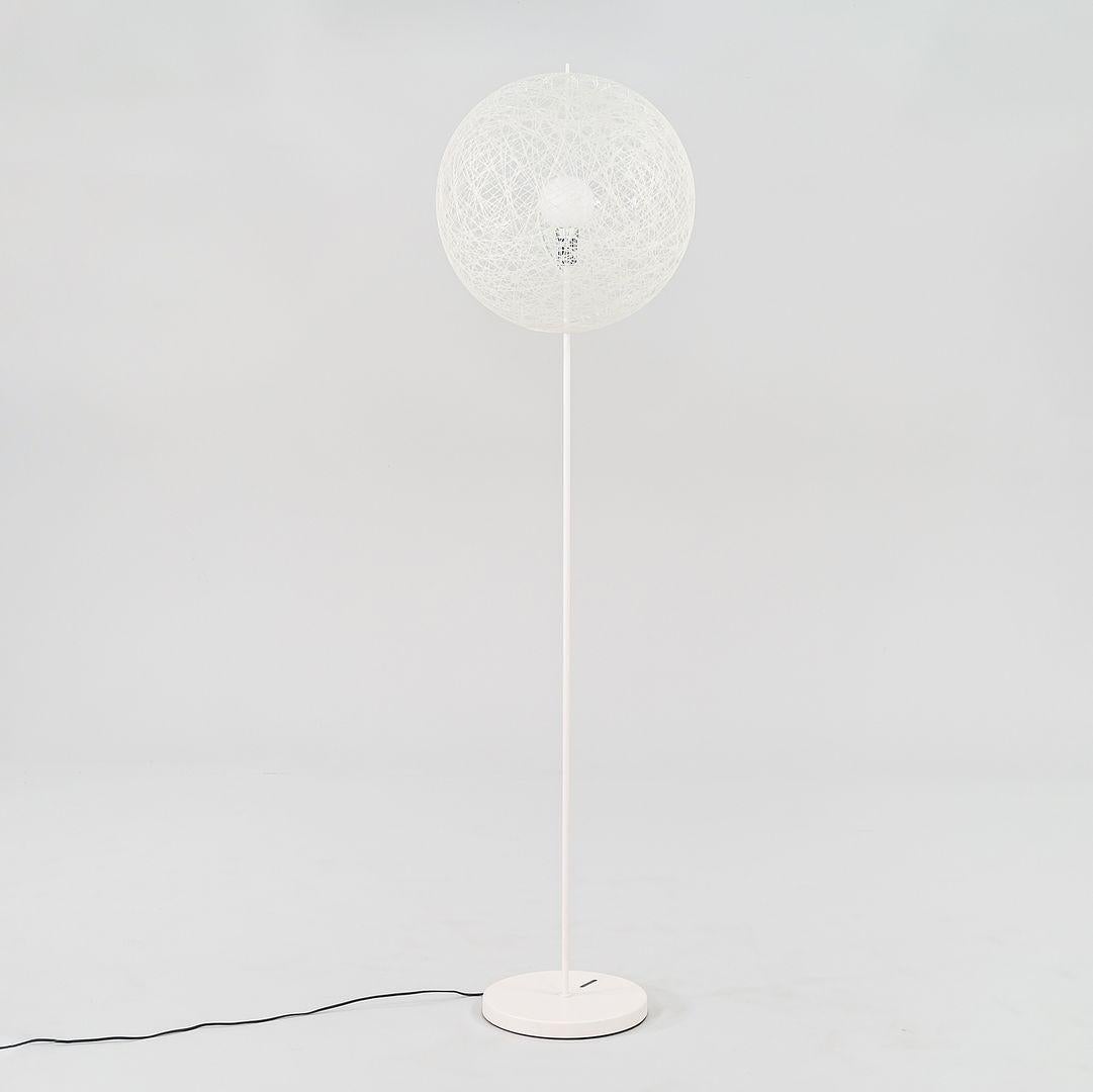 Moderno 2022 Bertjan Pot per Moooi Random Light Ball Small Floor Lamp in bianco in vendita