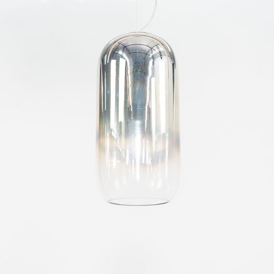 Alluminio 2022 Bjarke Ingels Group per Artemide Lampada a sospensione in vetro Gople in vendita