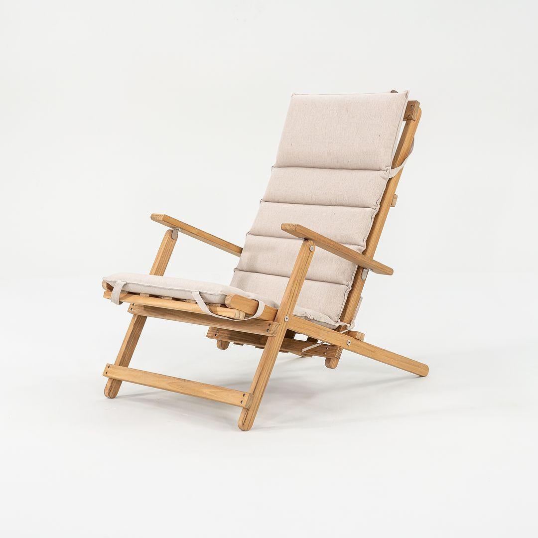 Nous vendons quatre chaises longues BM5568 (vendues à l'unité) en teck massif. La chaise a été conçue par Borge Mogensen et produite par Carl Hansen & Son†au Danemark. Il date d'environ 2022 et est garanti comme authentique. L'état est excellent et