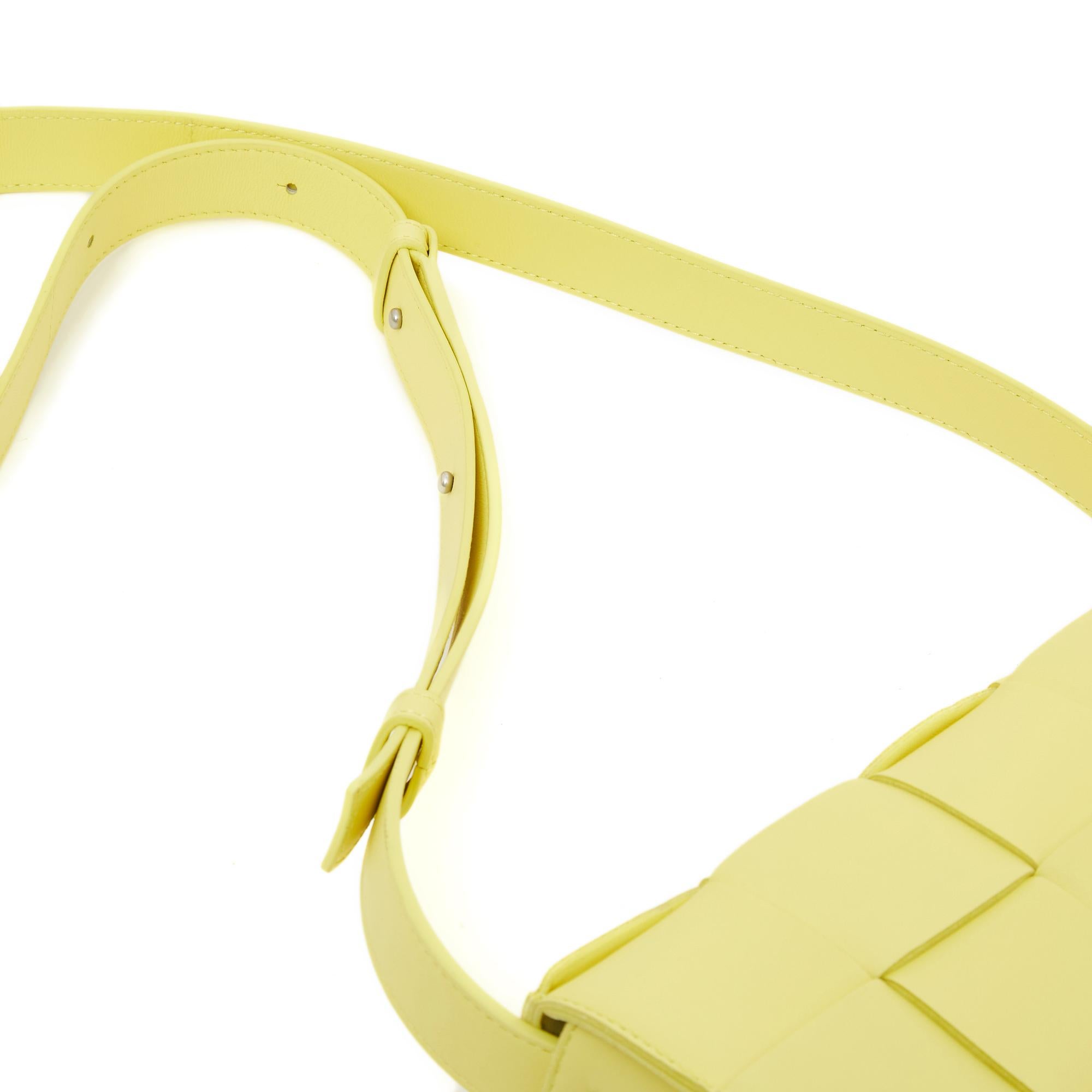 2022 Bottega Veneta Shoulder Bag Cassette Leather Yellow Sherbet For Sale 1