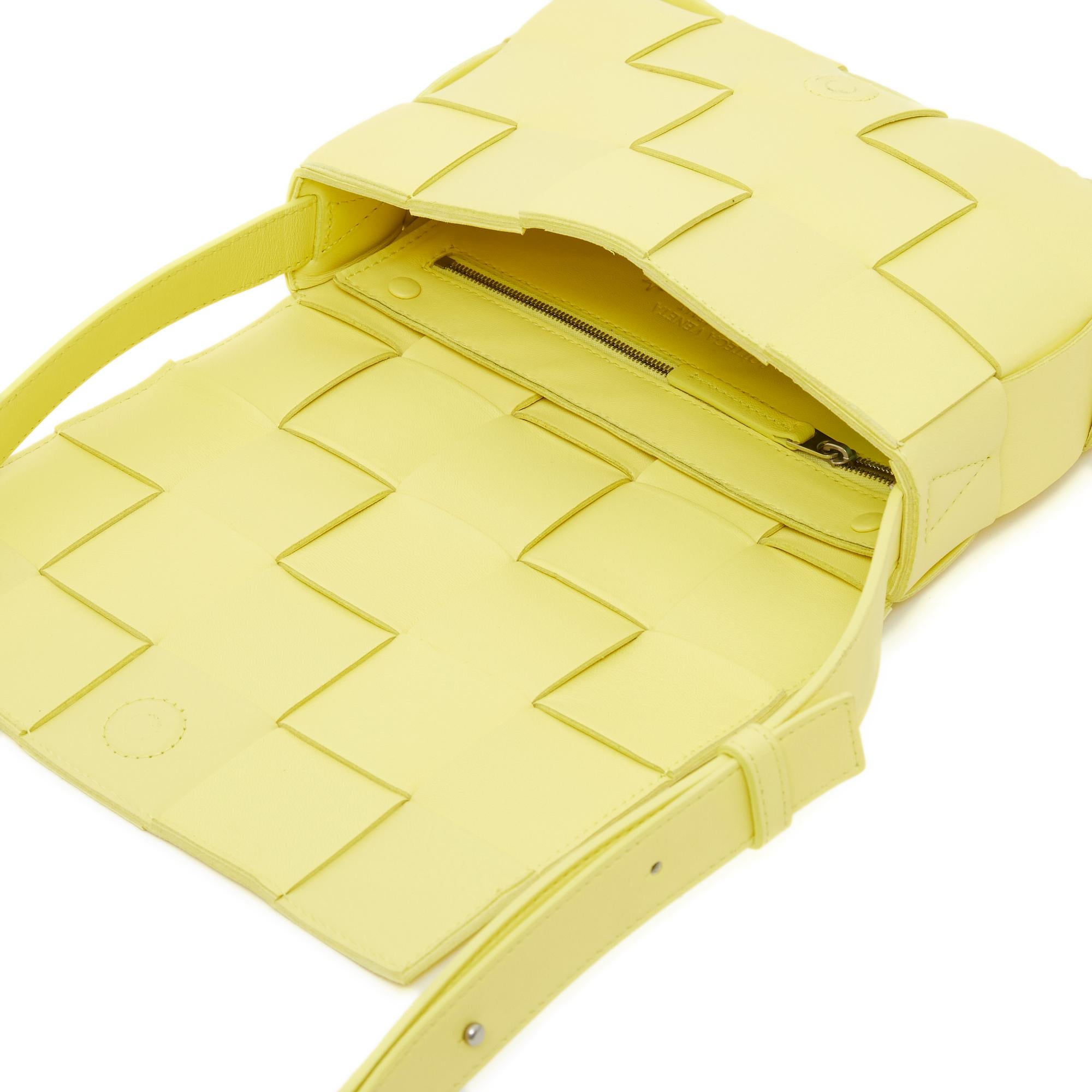 2022 Bottega Veneta Shoulder Bag Cassette Leather Yellow Sherbet For Sale 3