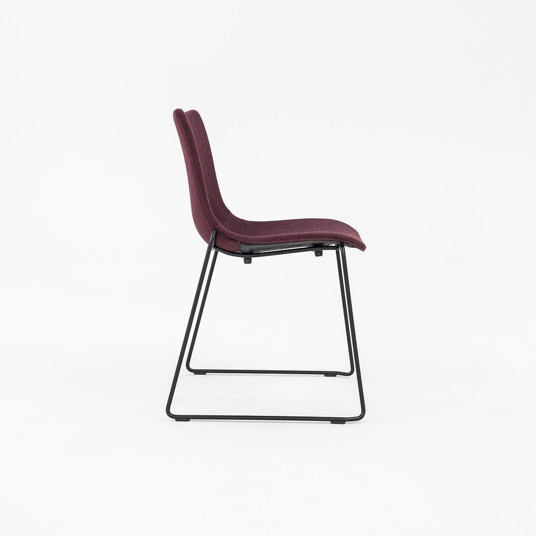 In vendita c'è una sedia a slitta in metallo BA003F Preludia con struttura in acciaio verniciato a polvere nera e seduta in tessuto viola. Disegnata da Brad Ascalon e prodotta da Carl Hansen & Son in Danimarca, la sedia risale al 2022 circa ed è
