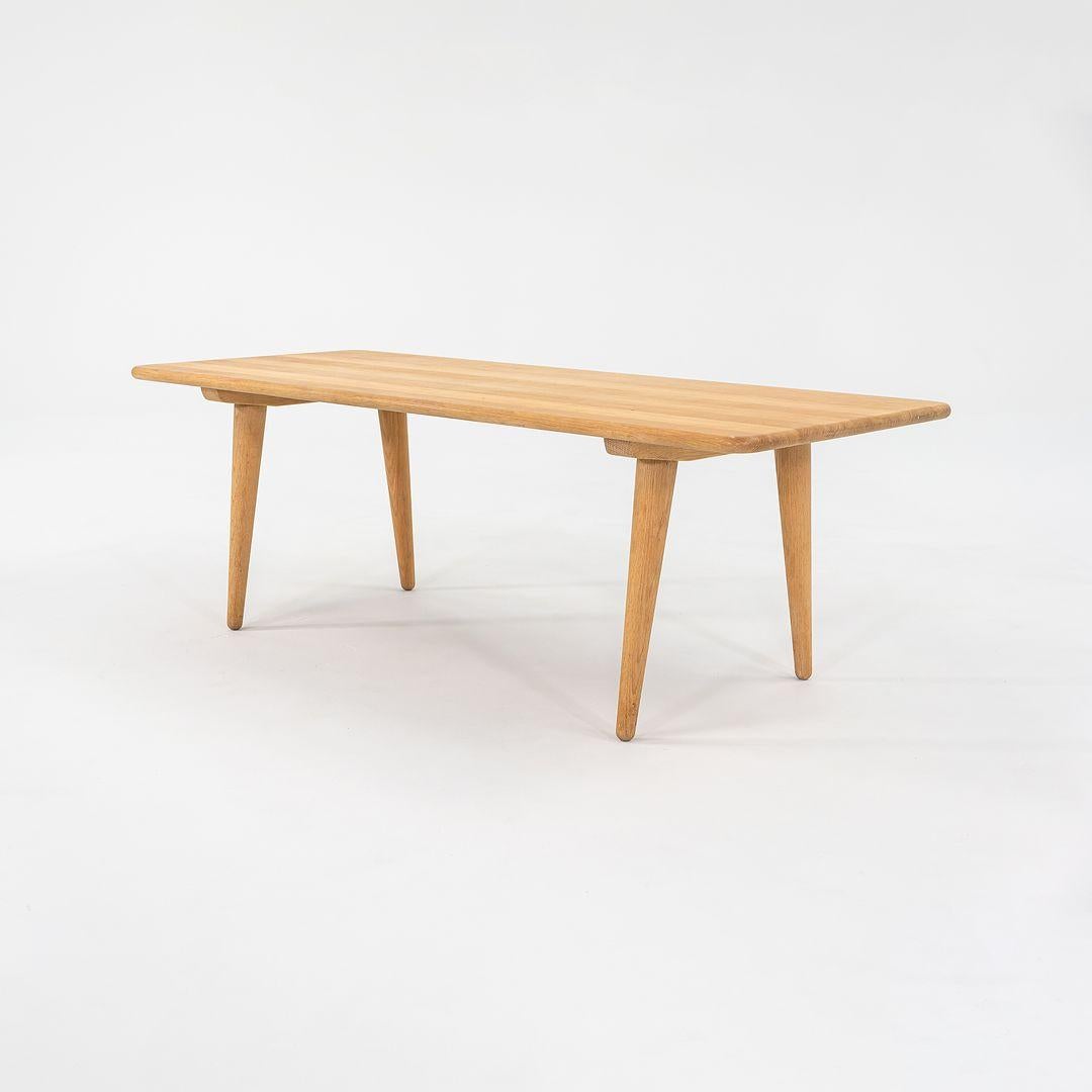 2022 Carl Hansen CH011 Coffee Table in Oak Soap by Hans Wegner Made in Denmark For Sale 4