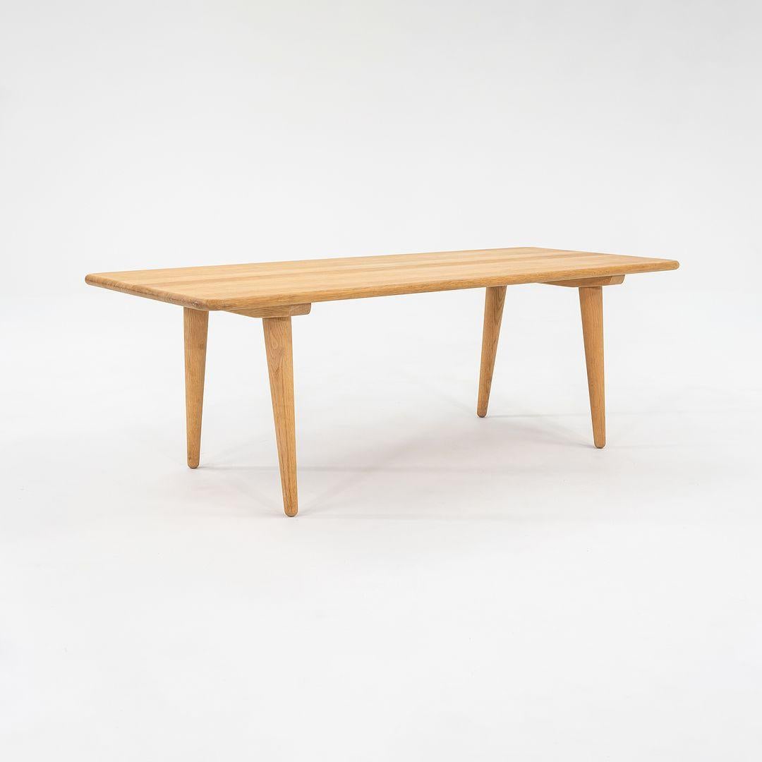 2022 Carl Hansen CH011 Coffee Table in Oak Soap by Hans Wegner Made in Denmark For Sale 2