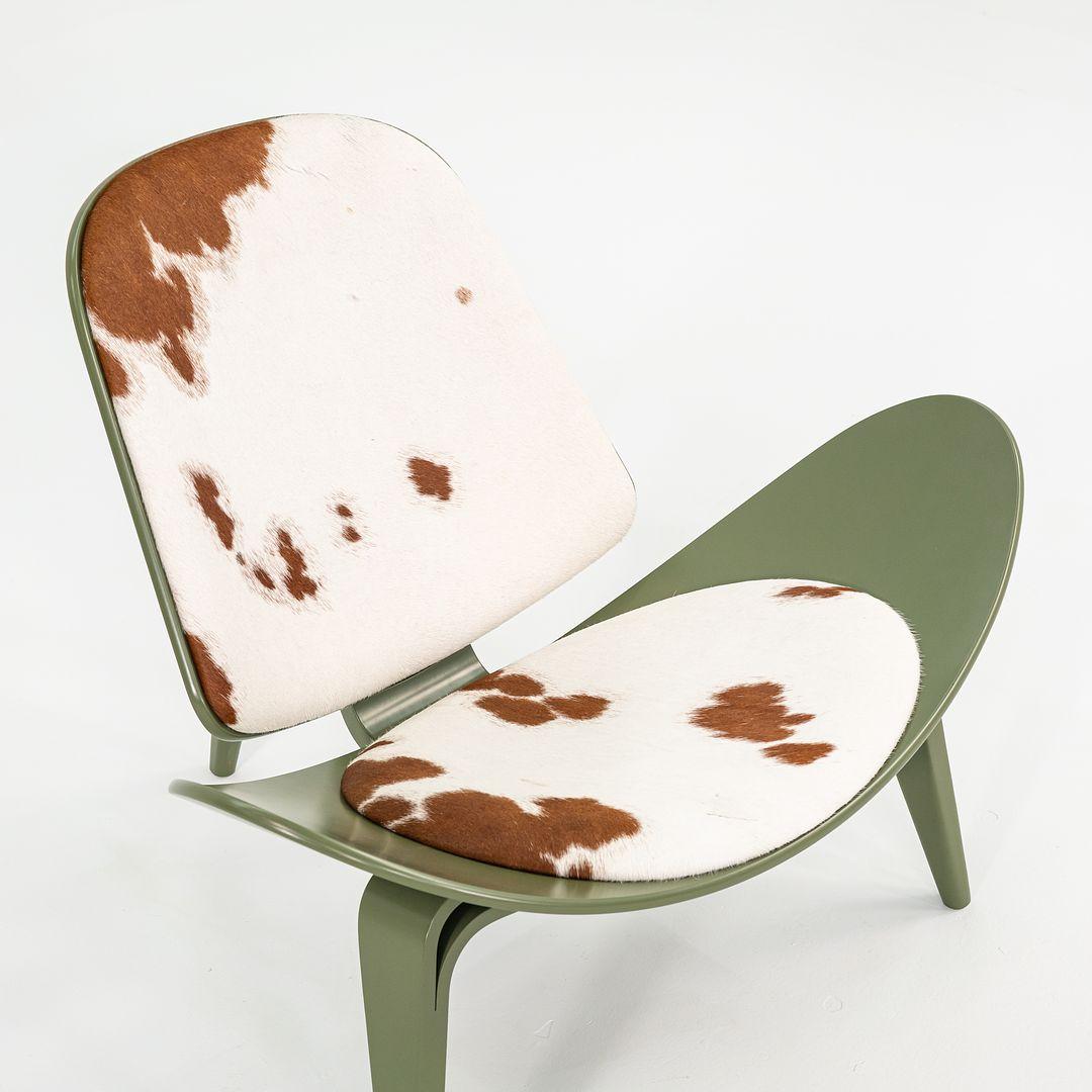 Vacchetta 2022 Carl Hansen CH07 Shell Lounge Chair in Greene & Greene & Cowhide di Hans Wegner in vendita
