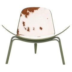 2022 Carl Hansen CH07 Shell Lounge Chair in Olive Green w Cowhide by Hans Wegner