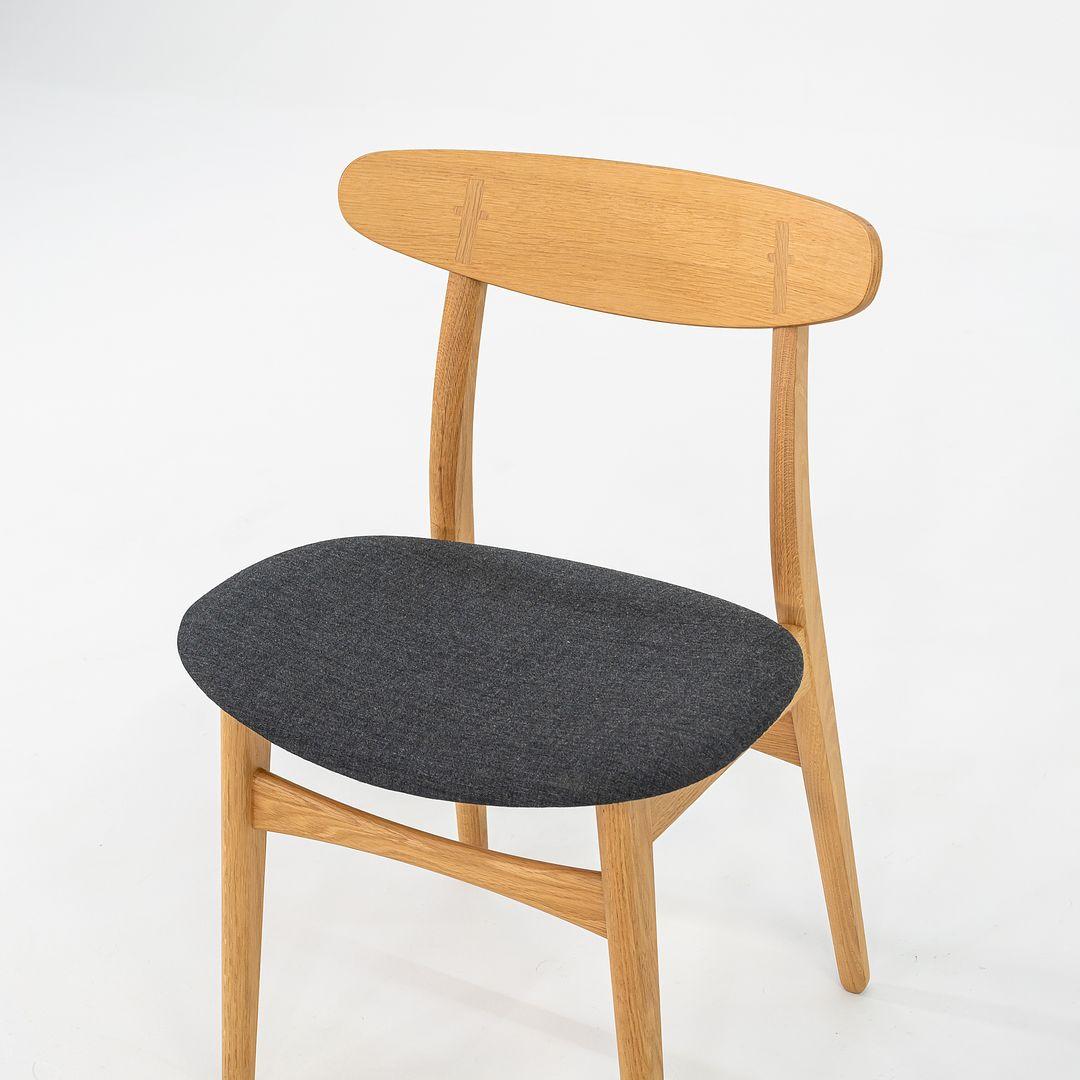 2022 Sedia da pranzo Carl Hansen CH30P in Oak di Hans J. Wegner con seduta imbottita in vendita 4