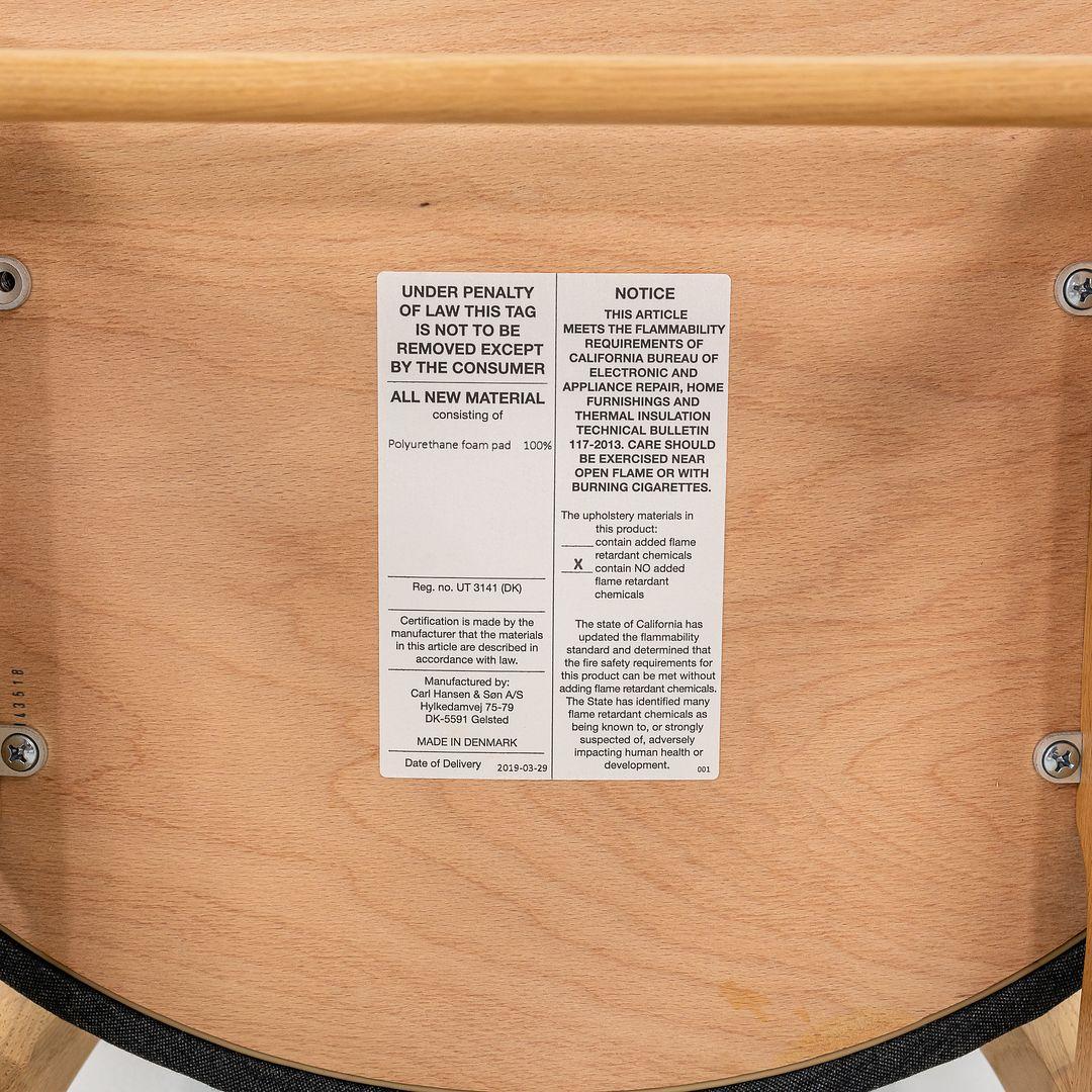 2022 Sedia da pranzo Carl Hansen CH30P in Oak di Hans J. Wegner con seduta imbottita in vendita 1