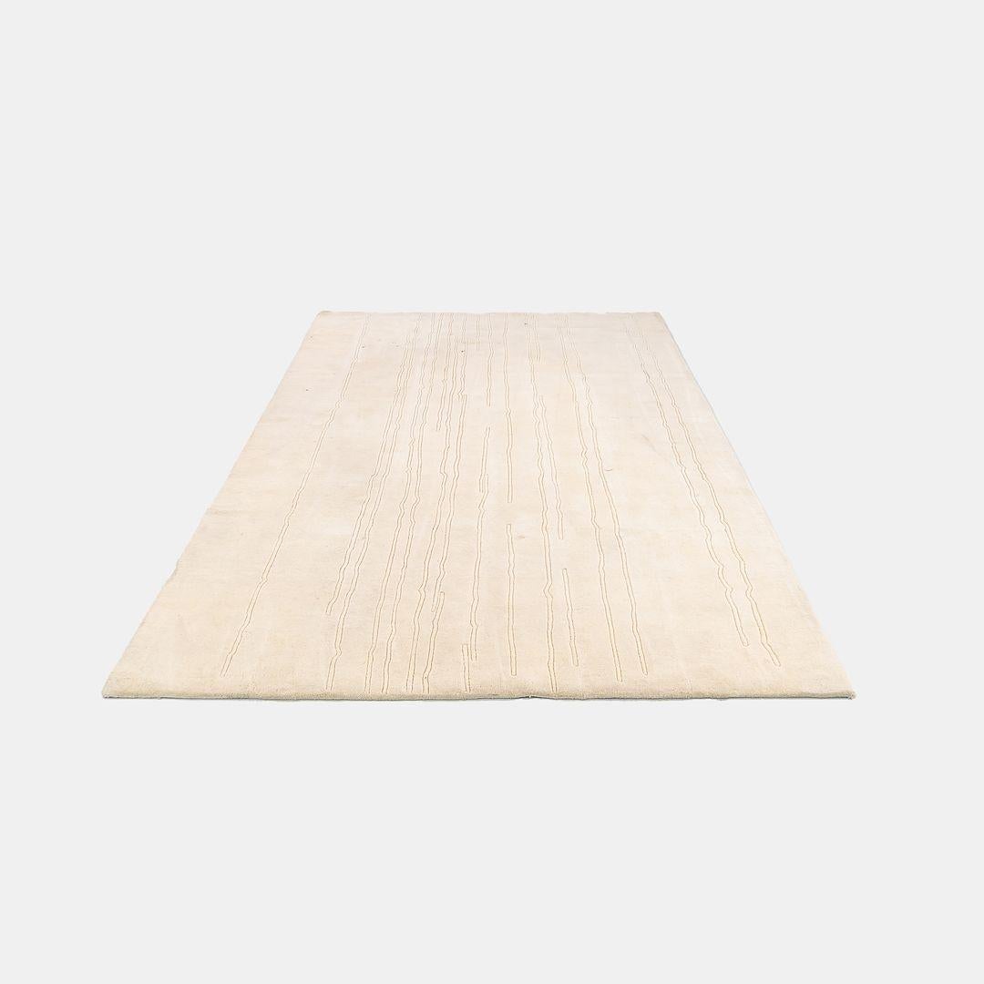 Carl Hansen Weißer Teppich mit weißen Holzlinien von Naja Utzon Popov, 2022 im Zustand „Gut“ im Angebot in Philadelphia, PA
