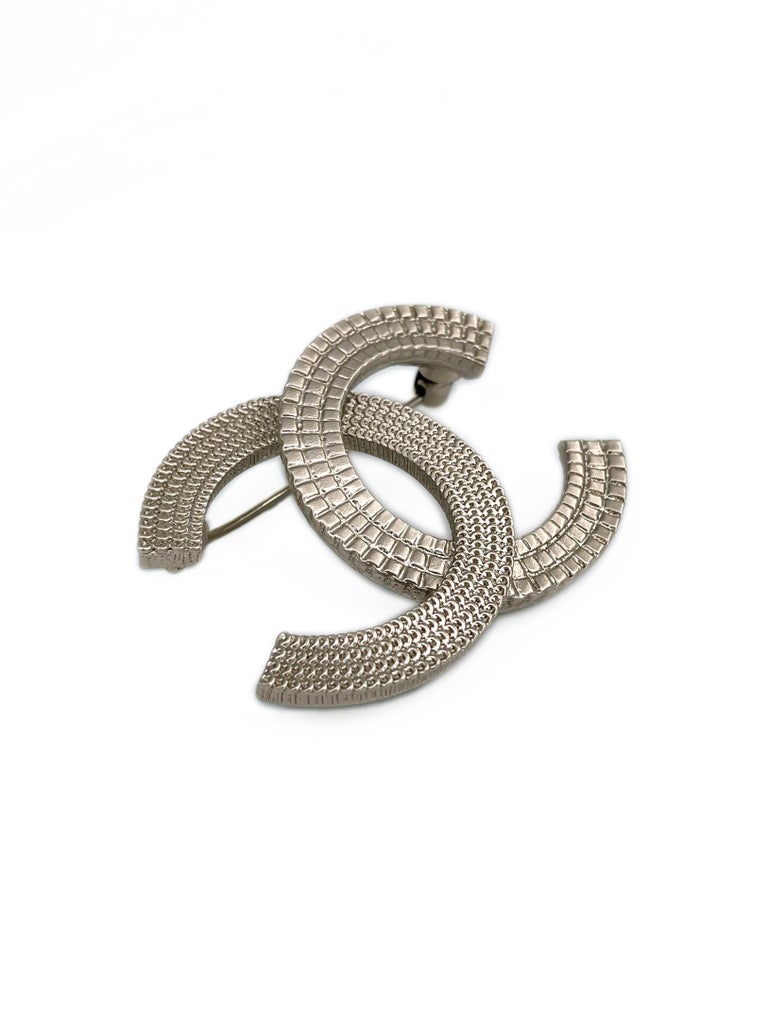 2022 Chanel A22P Pale Gold Tone Textured CC Logo Pin Brooch For
