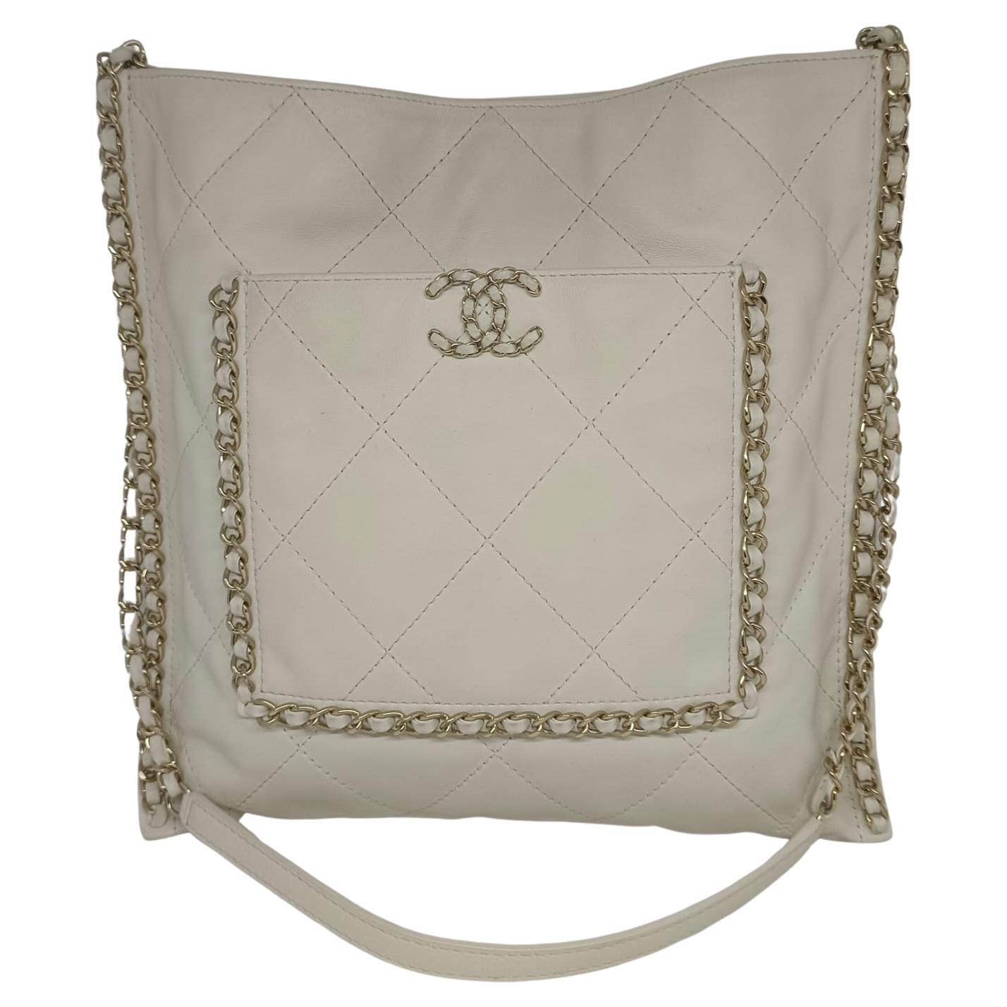 2022 Chanel White Calfskin Quilted Chain Trimmed Flat Tote Bag For Sale