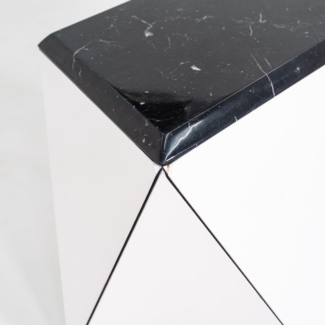 2022 David Adjaye for Knoll Washington Prism Side Table in White / Black Marble (table d'appoint en marbre blanc et noir) en vente 5