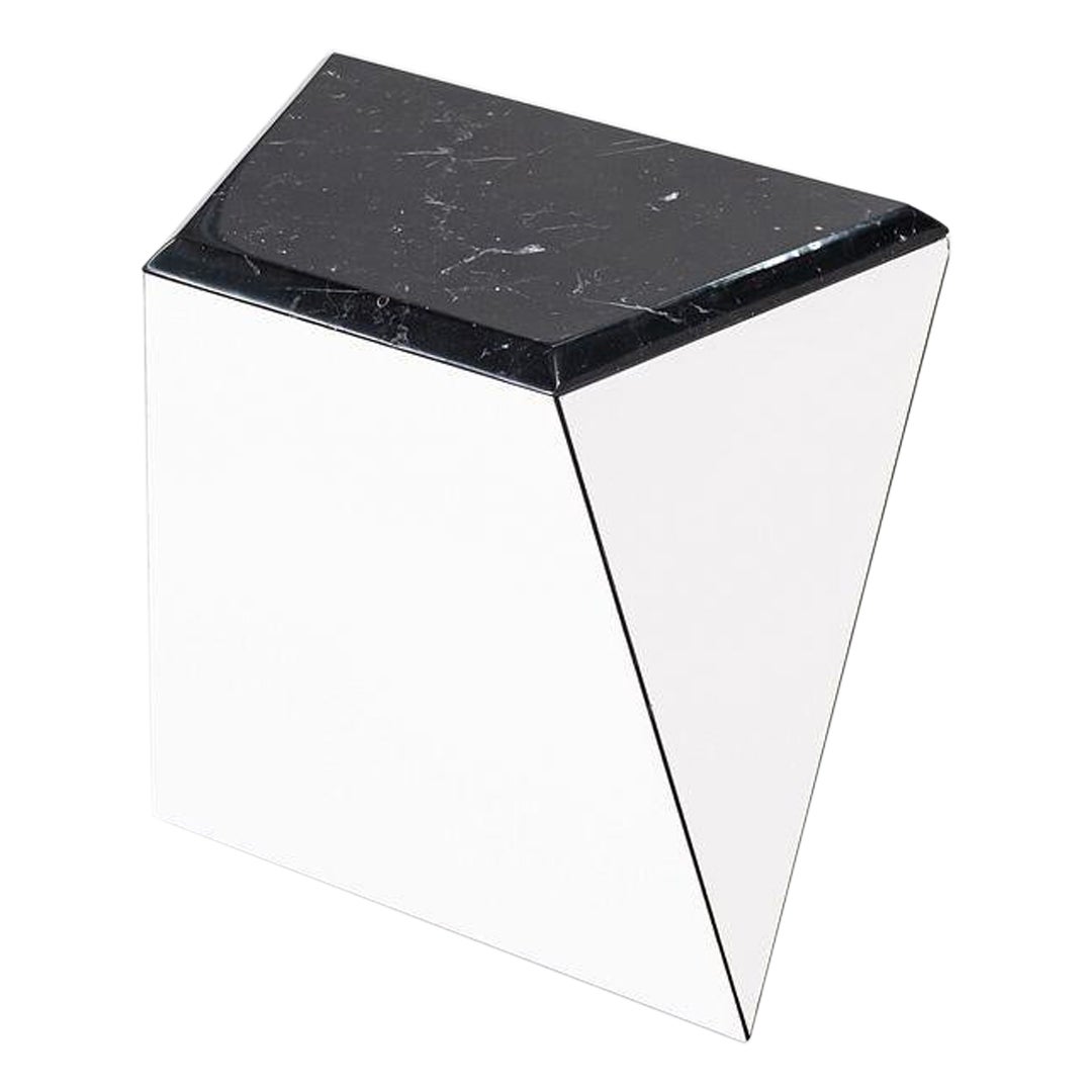 2022 David Adjaye para Knoll Mesa auxiliar Washington Prism de mármol blanco / negro en venta