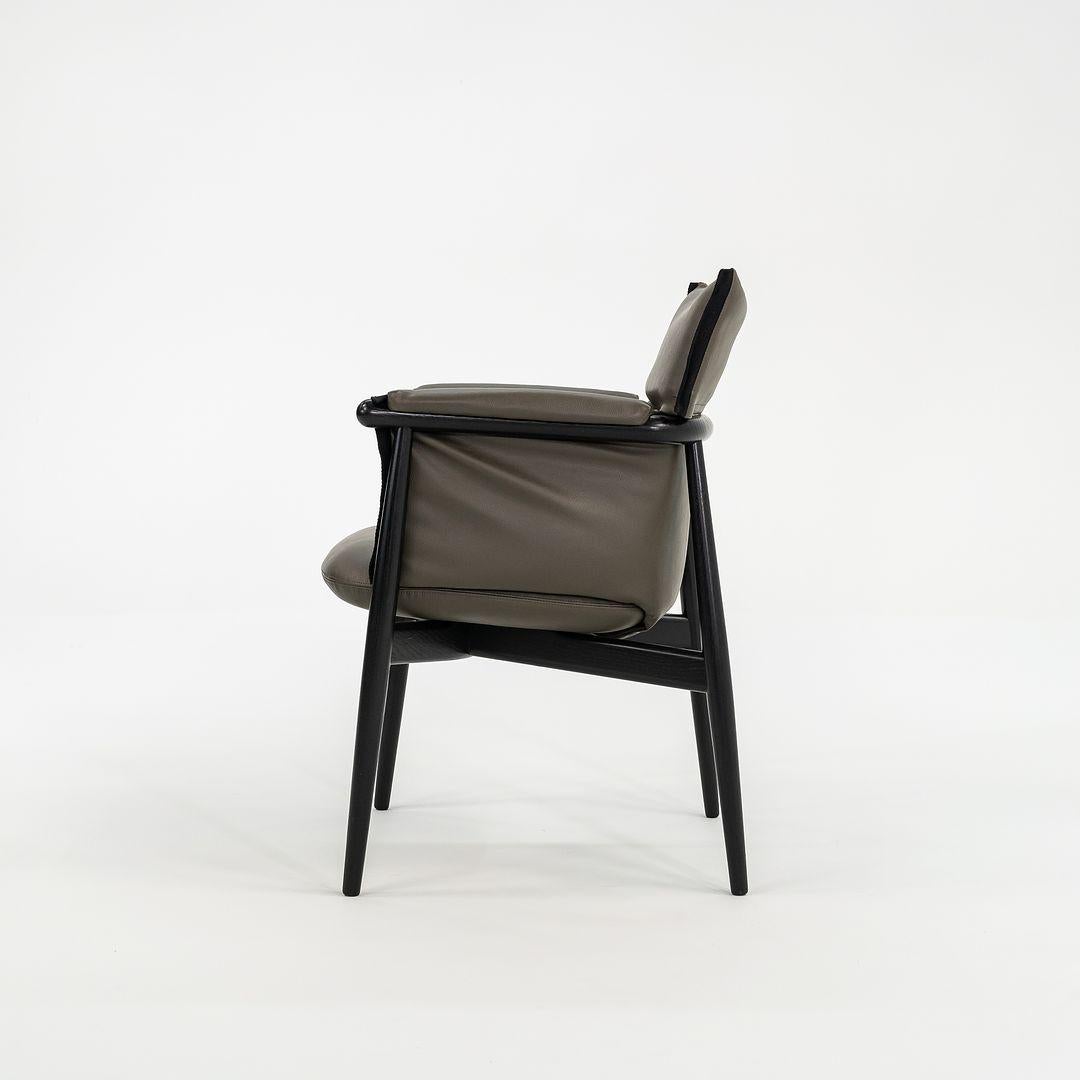 Danois Fauteuil de salle à manger Embrace en cuir gris 2022 EOOS pour Carl Hansen, modèle E005 en vente