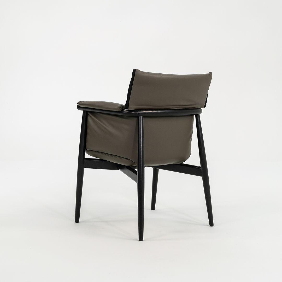 Fauteuil de salle à manger Embrace en cuir gris 2022 EOOS pour Carl Hansen, modèle E005 Excellent état - En vente à Philadelphia, PA
