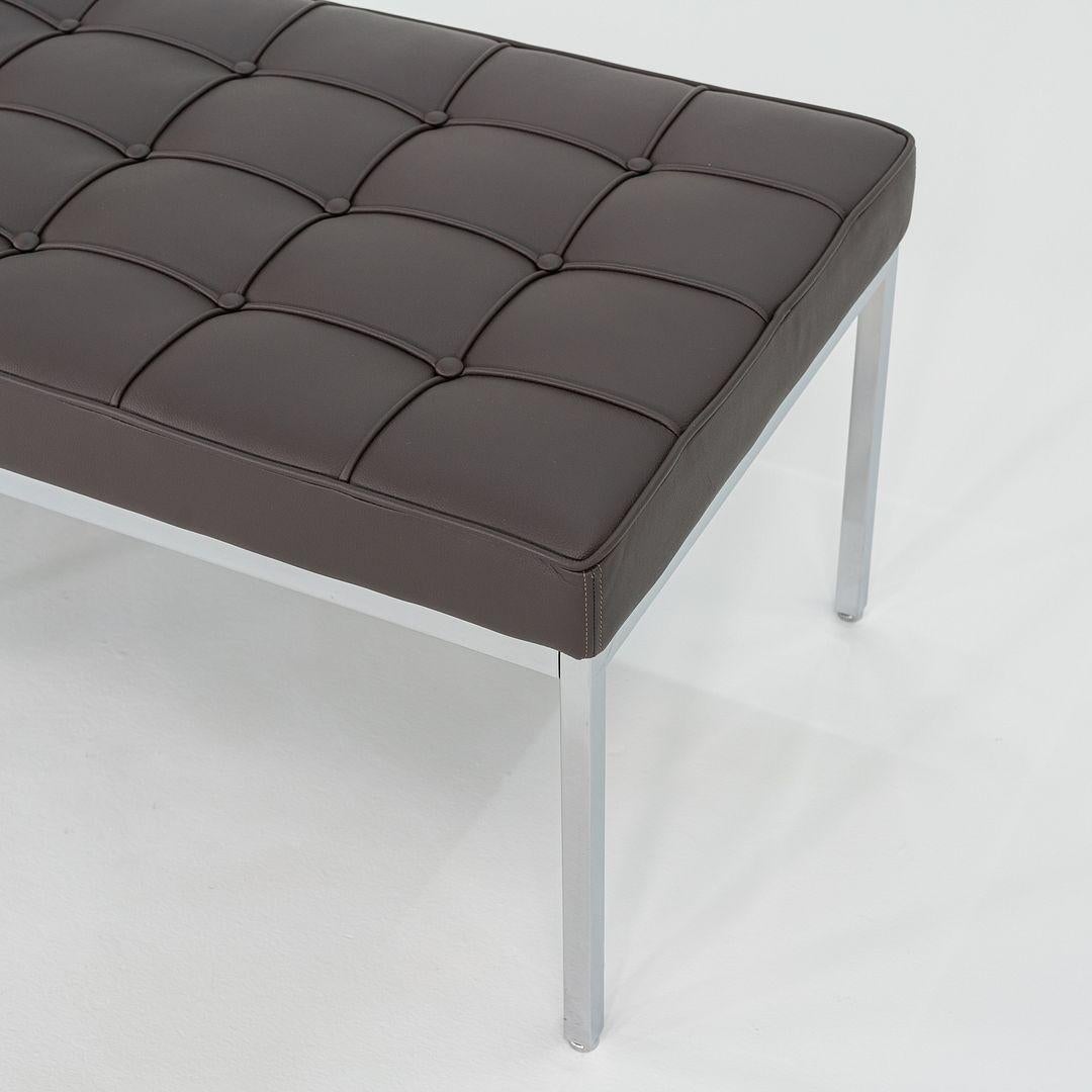 2022 Banc trois places Florence Knoll en cuir Brown foncé et chrome en vente 5