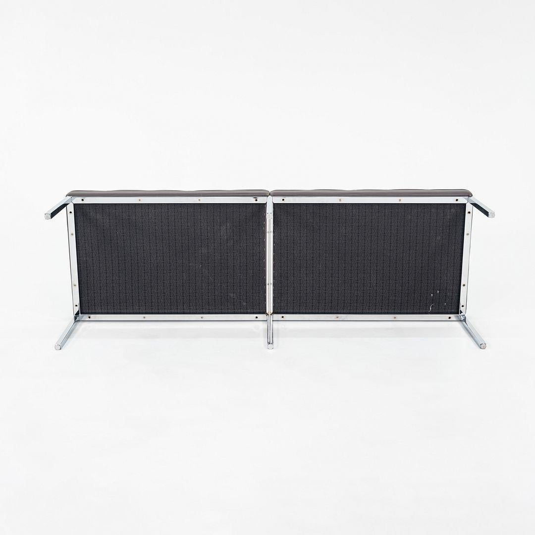 Acier 2022 Banc trois places Florence Knoll en cuir Brown foncé et chrome en vente