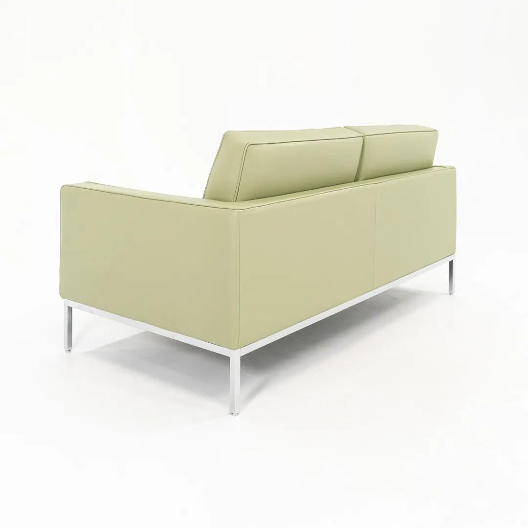 2022 Florence Knoll Two Seat Settee / Loveseat Sofa in Green Leather In Excellent Condition For Sale In Philadelphia, PA