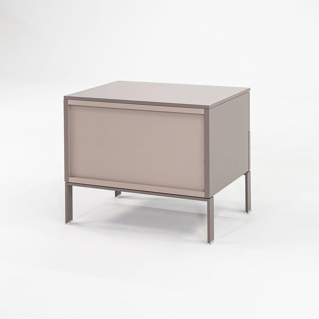 Moderno 2022 Giulio Cappellini Brest Notte Cassettiera / Comodino in Lacca in vendita