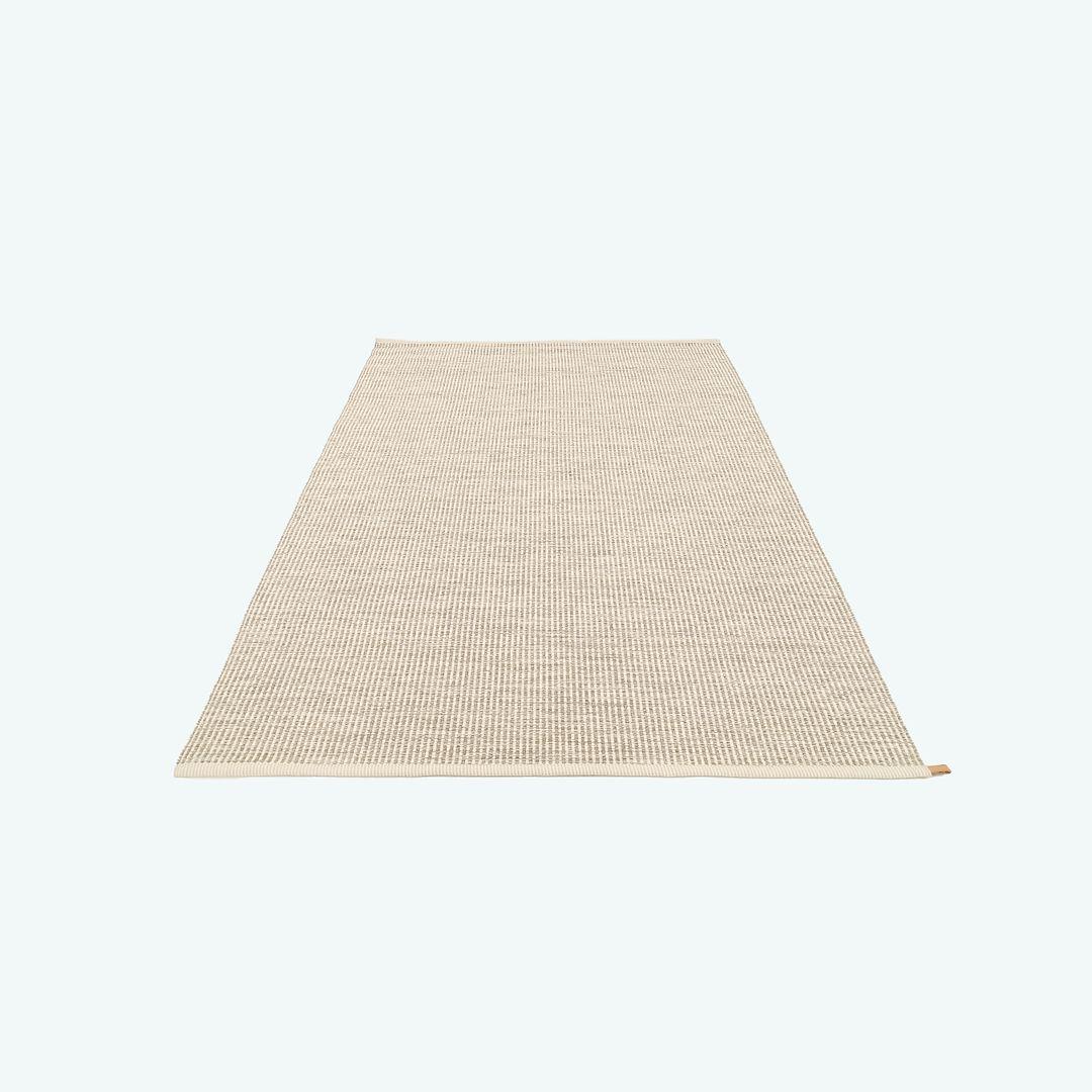 Moderno 2022 Gunilla Lagerhem Ullberg #22 Tappeto a righe Hagga 981 STRIPE ICON/ 882 Lino in vendita