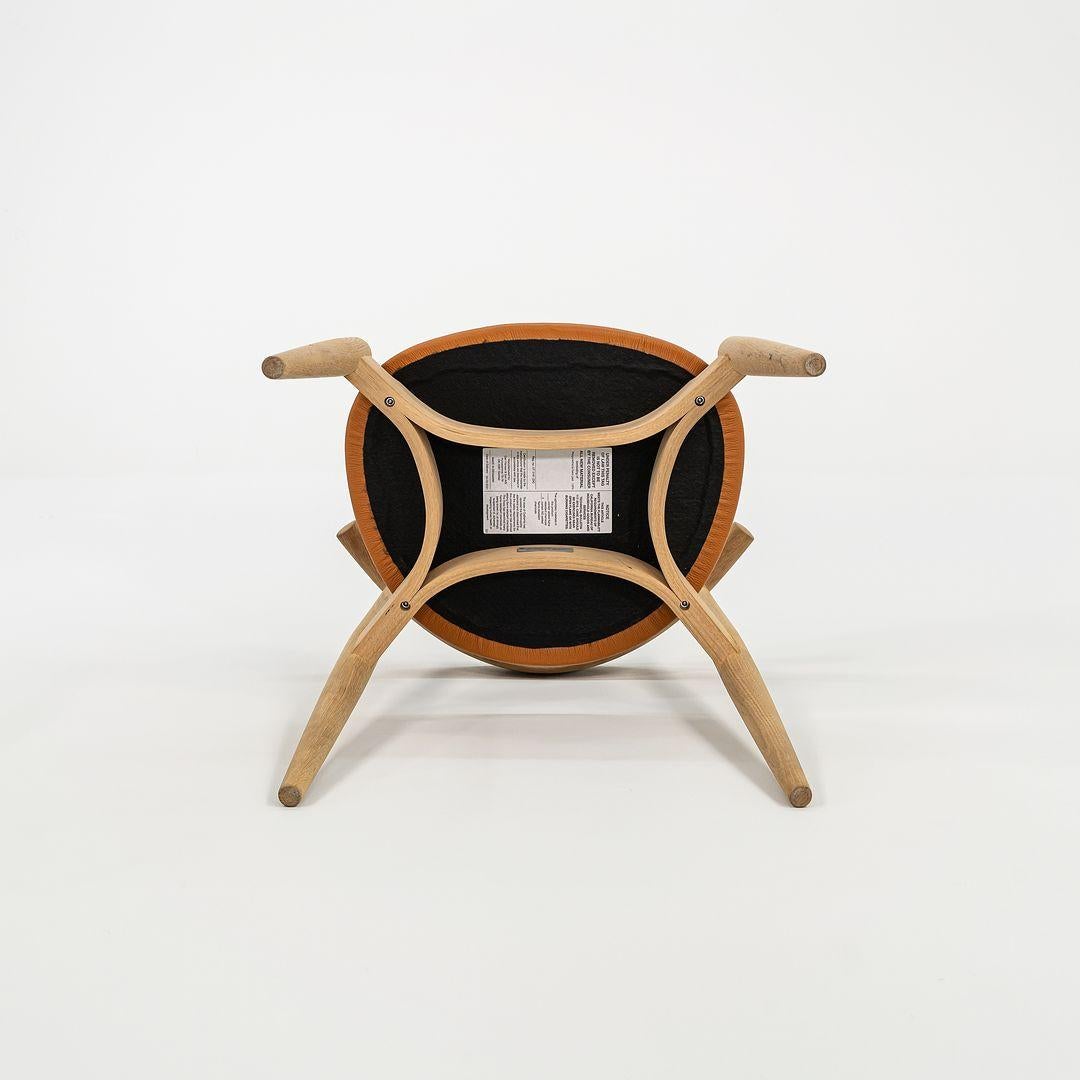 2022 Hansen per Carl Hansen CH20 Sedia a gomito Oak con pad in pelle caramello in vendita 3