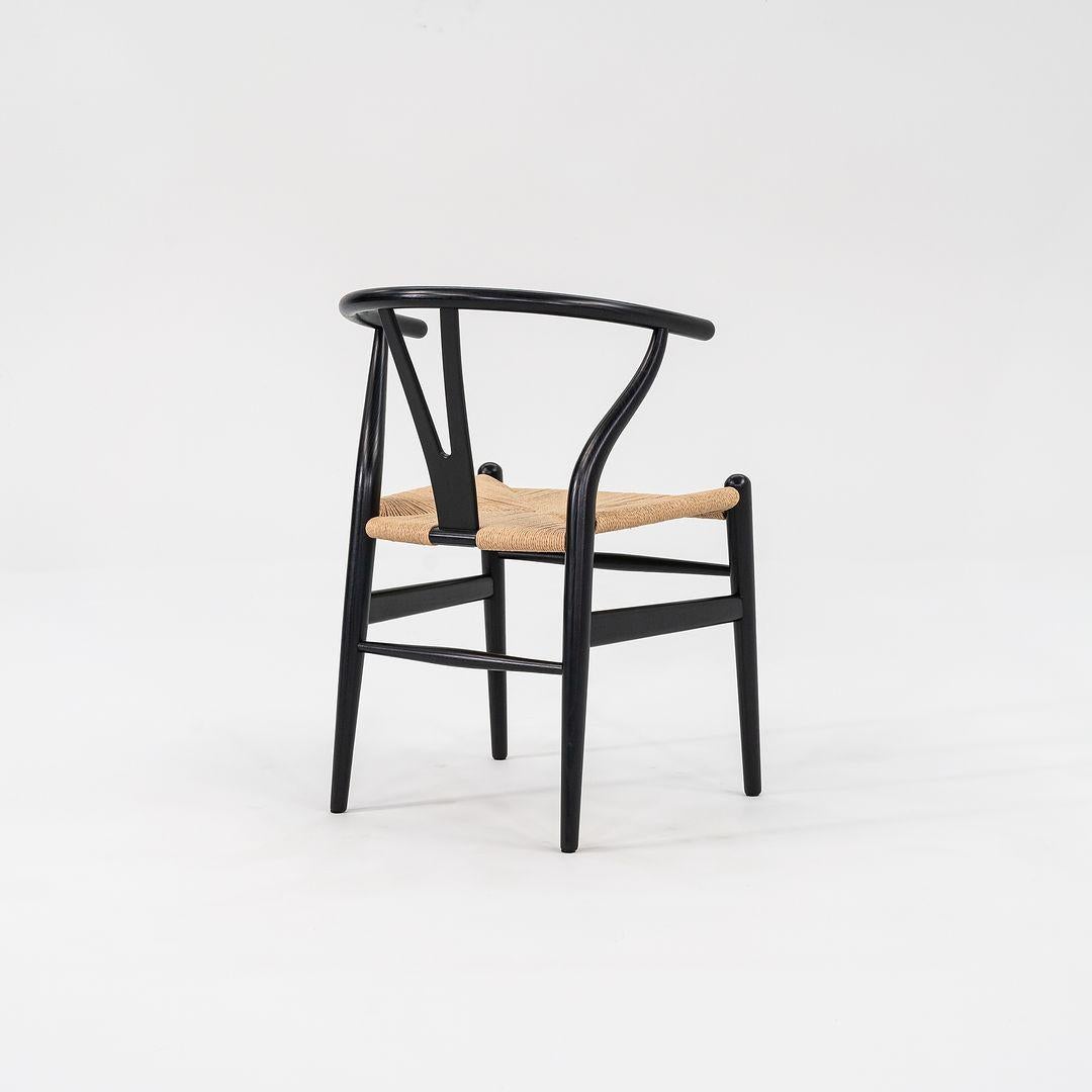 XXI secolo e contemporaneo 2022 Hansen per Carl Hansen CH24 Sedia Wishbone in Oak / Papercord Nero in vendita