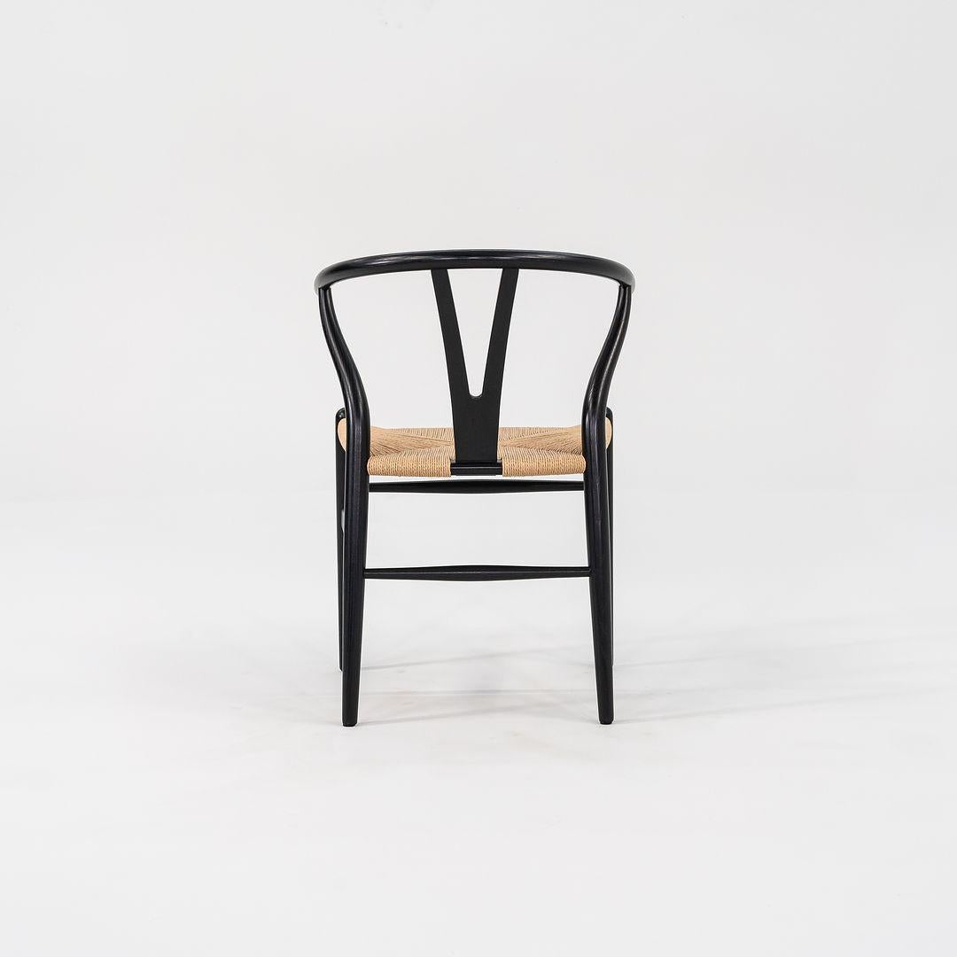 2022 Hansen per Carl Hansen CH24 Sedia Wishbone in Oak / Papercord Nero in vendita 1