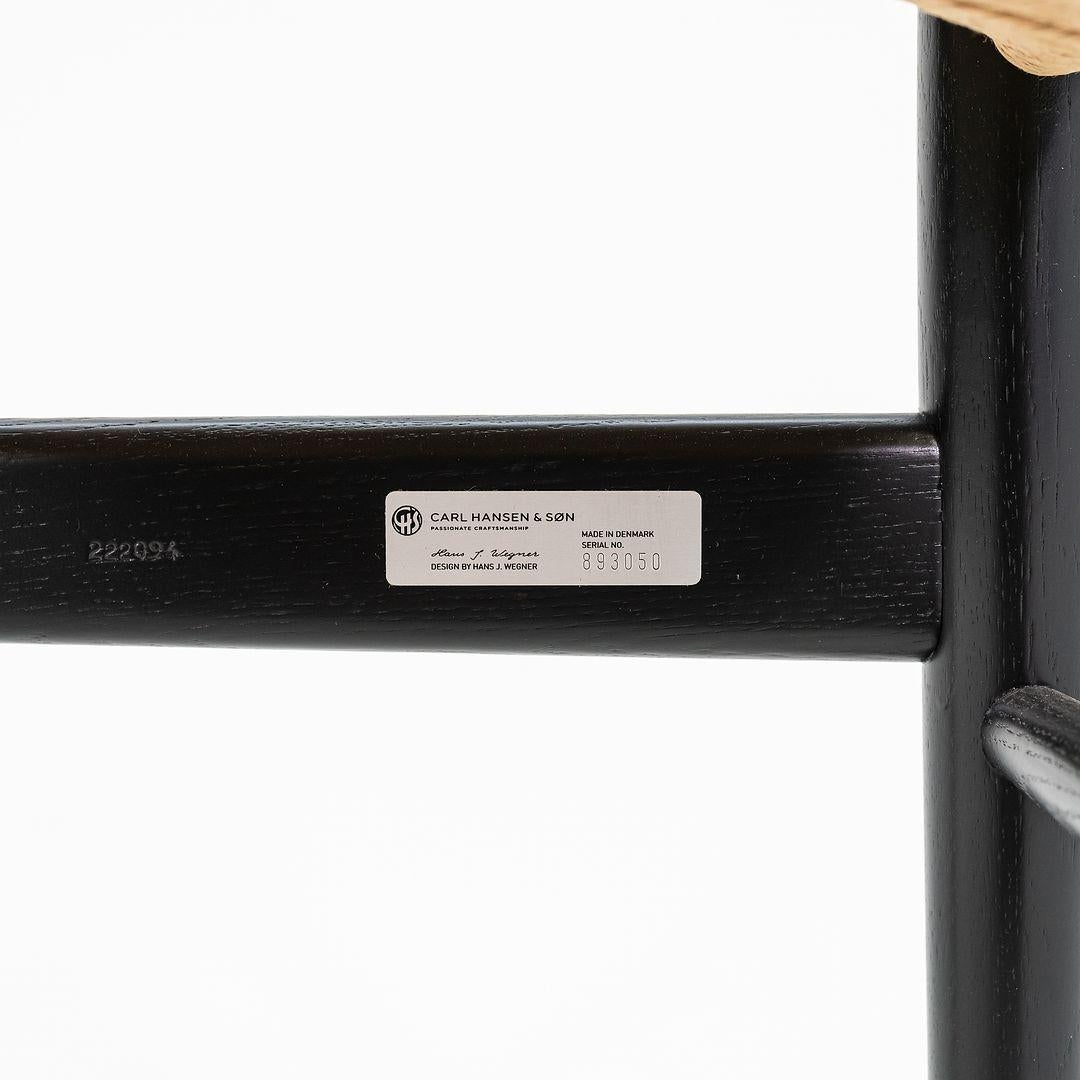 Esszimmerstuhl CH37 aus Eiche mit schwarzer natürlicher Papierkordel, Hans Wegner für Carl Hansen, 2022 im Angebot 4