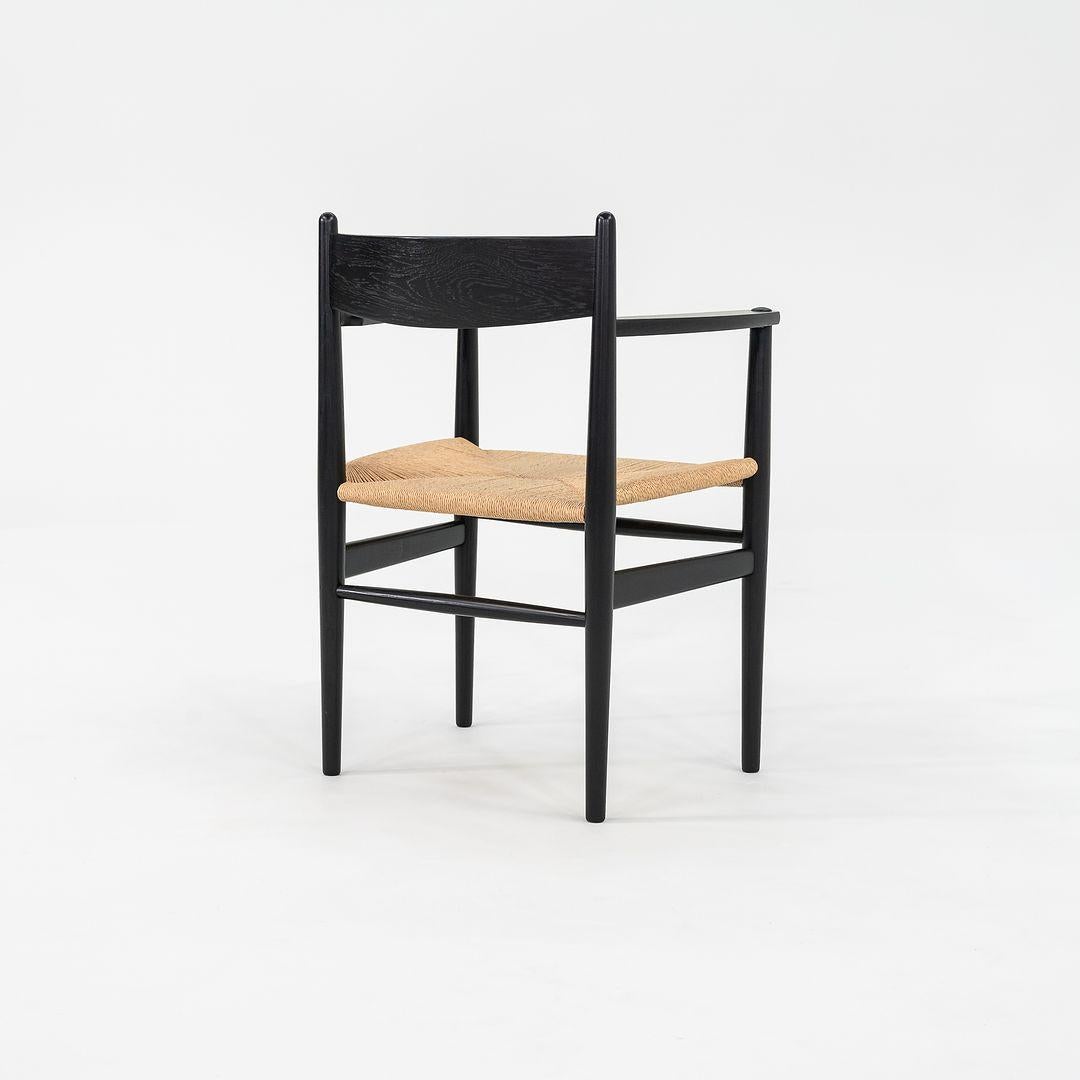 Esszimmerstuhl CH37 aus Eiche mit schwarzer natürlicher Papierkordel, Hans Wegner für Carl Hansen, 2022 im Zustand „Hervorragend“ im Angebot in Philadelphia, PA