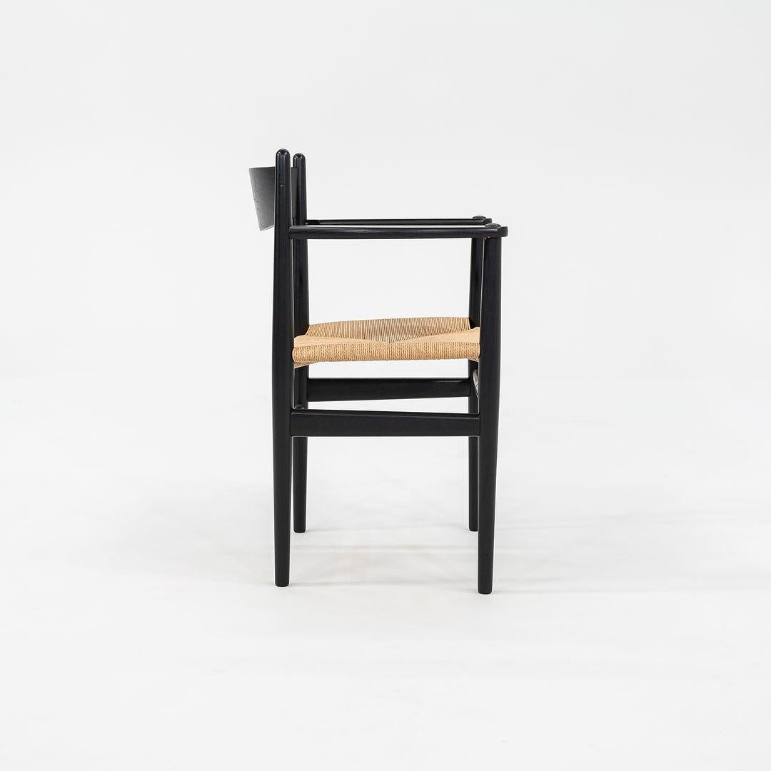 Esszimmerstuhl CH37 aus Eiche mit schwarzer natürlicher Papierkordel, Hans Wegner für Carl Hansen, 2022 (Eichenholz) im Angebot