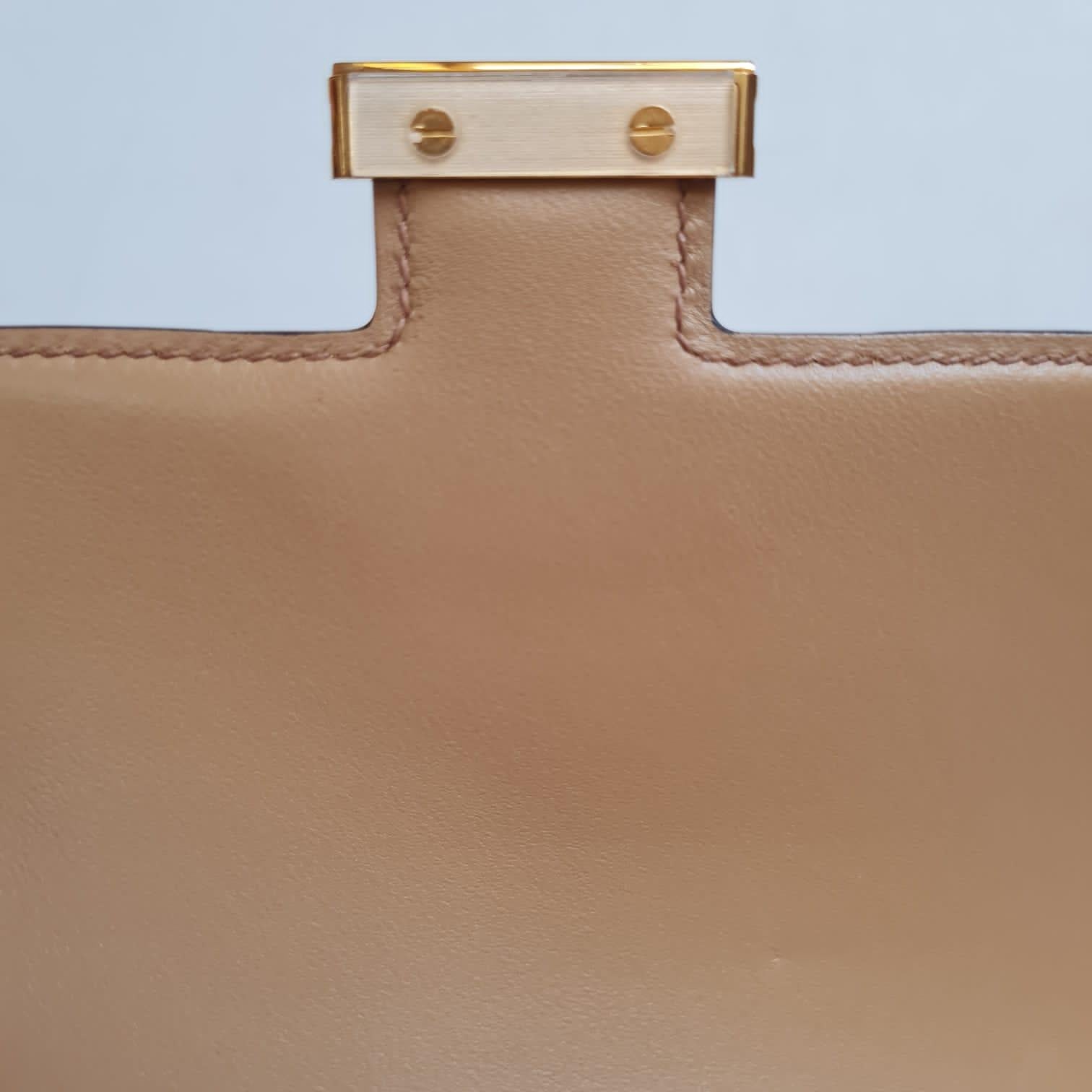 2022 Hermes Constance 18 Epsom Chai GHW Flap Bag In Excellent Condition In Jakarta, Daerah Khusus Ibukota Jakarta