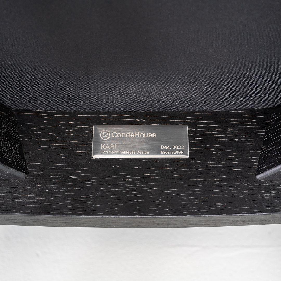 2022 Hoffmann Kahleyss Design per CondeHouse Poltrona Kari in Black Oak in vendita 3