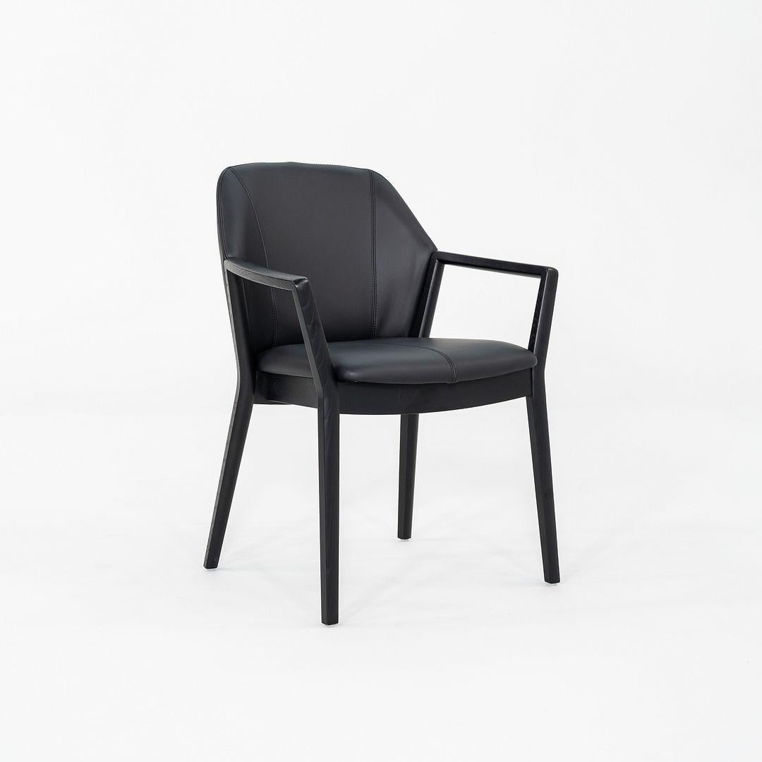 XXI secolo e contemporaneo 2022 Hoffmann Kahleyss Design per CondeHouse Poltrona Kari in Black Oak in vendita