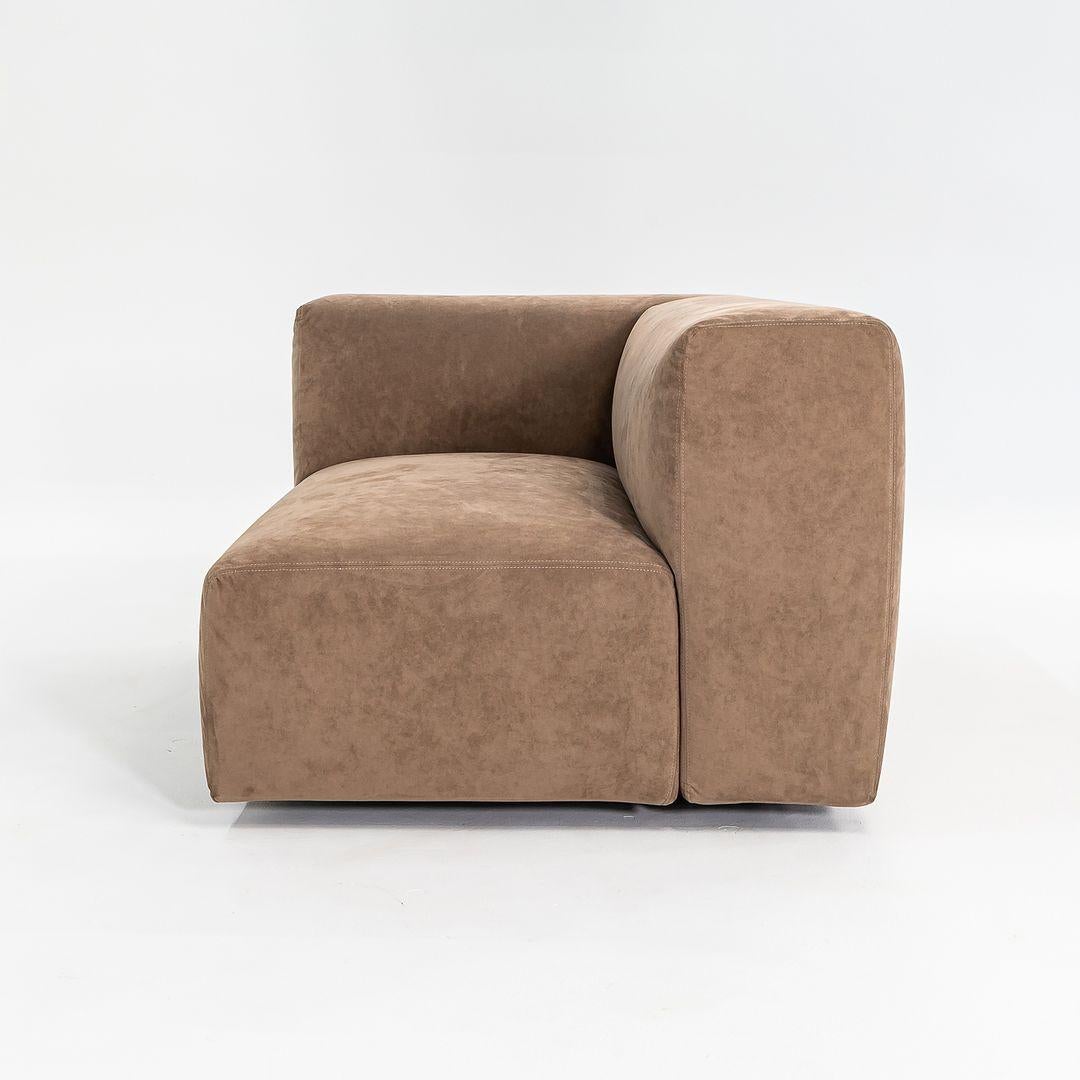Moderno 2022 Jasper Morrison 94in Divano Sistema Oblong in Ultrasede Alcantara in vendita