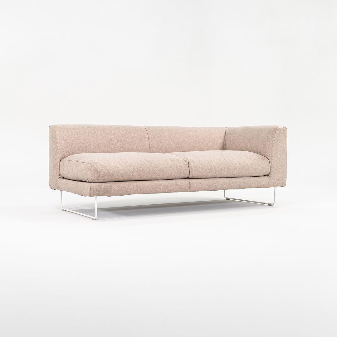 Nous vous proposons à la vente un canapé/chaise longue Elan Element pour deux personnes, composé d'une structure en métal et d'un tissu de couleur bronze. Le canapé a été conçu par Jasper Morrison et produit par Cappellini¬†en Italie. Il date