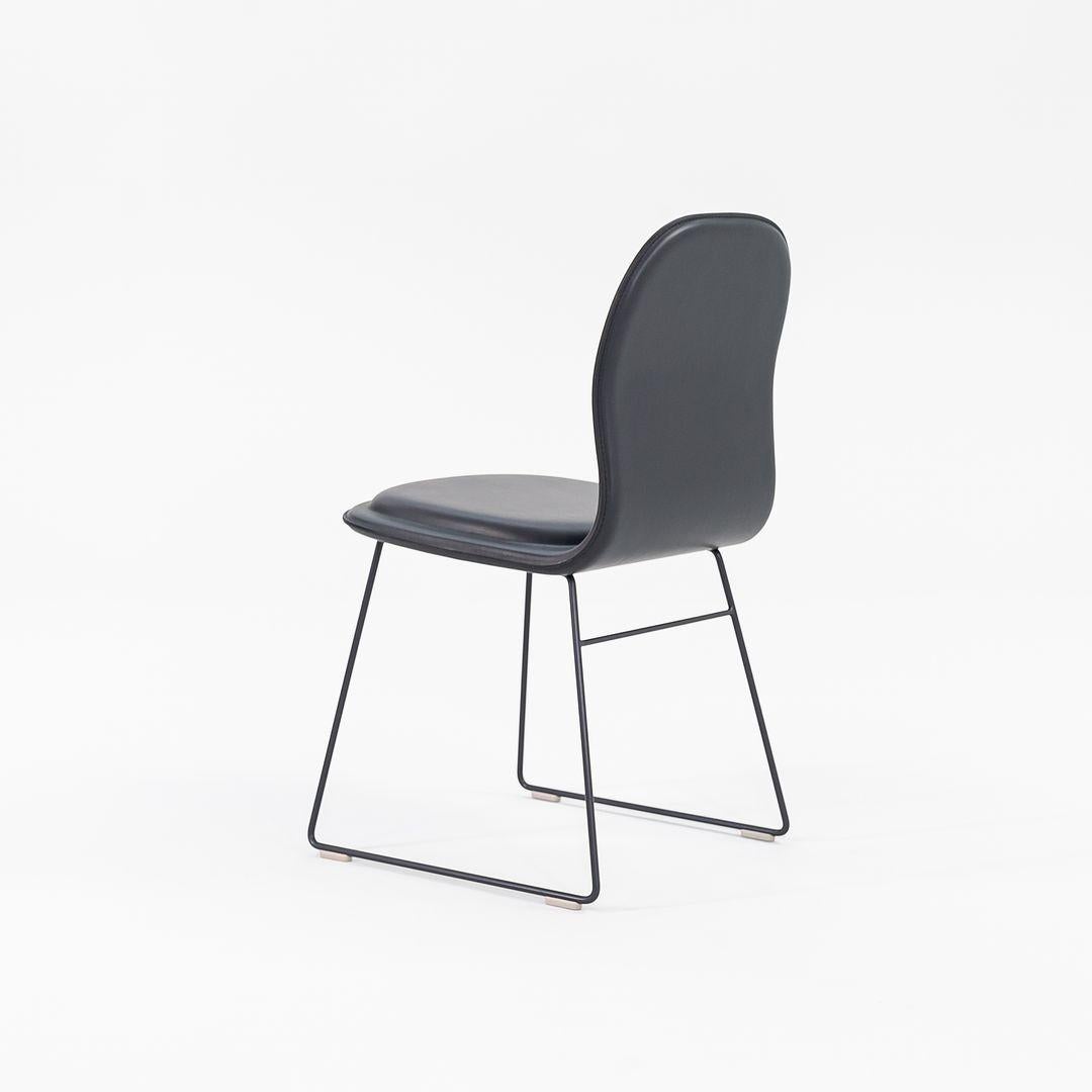 2022 Jasper Morrison para Cappellini Silla de comedor Hi Pad de piel negra Moderno en venta