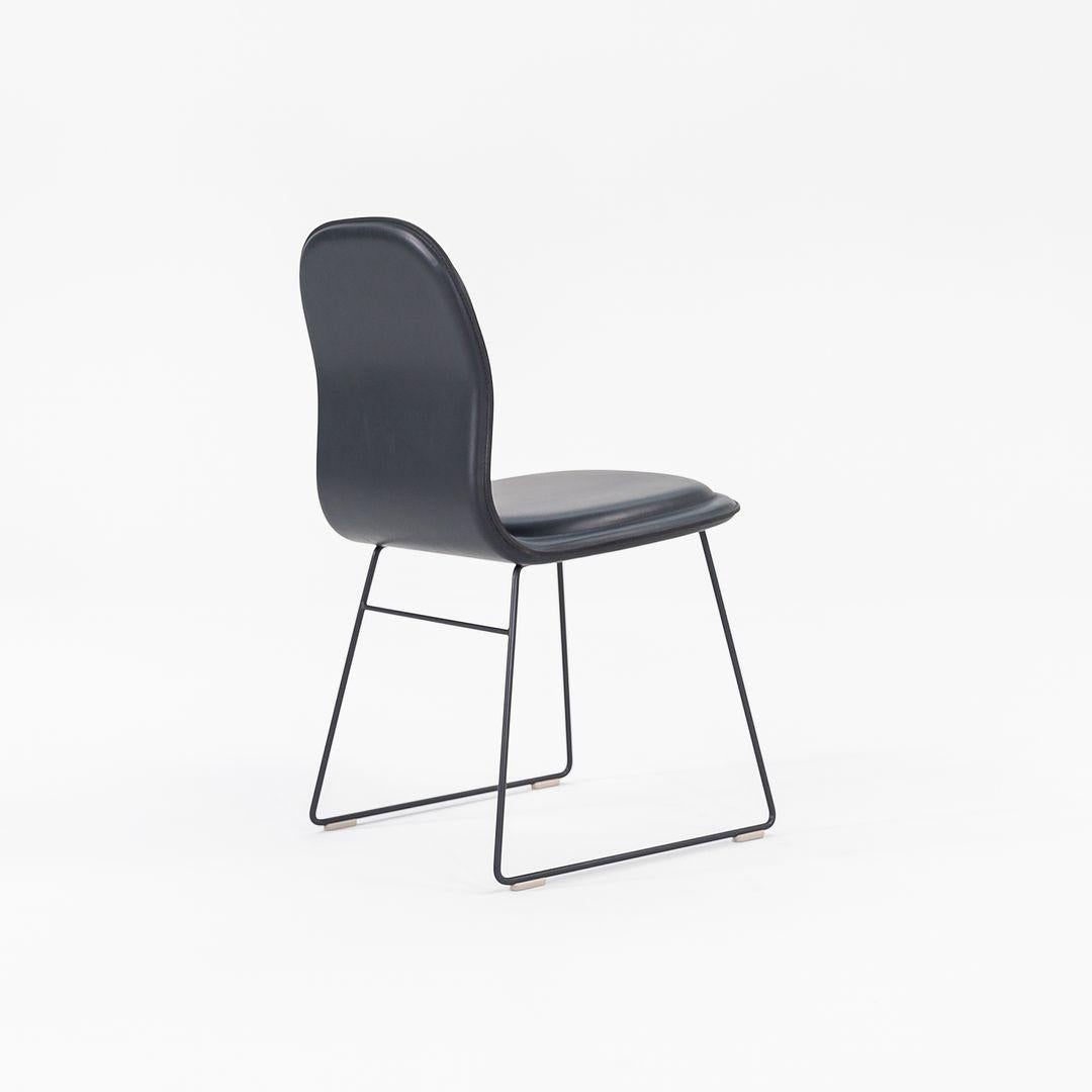 2022 Jasper Morrison para Cappellini Silla de comedor Hi Pad de piel negra Siglo XXI y contemporáneo en venta