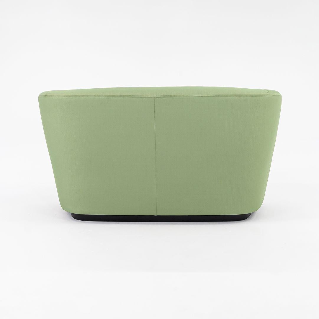 Moderno 2022 Jasper Morrison per Cappellini Orla Divano piccolo a due posti in Greene & Greene in vendita